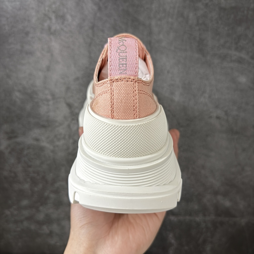 图片[4]-【HT纯原礼盒版】Alexander McQueen/亚历山大麦昆松糕鞋厚底增高小白鞋 帆布鞋 麦昆二代粉白色 全市场配色最齐(100+配色) 性价比最高 同价位品质无敌 进口丝绸亚光原版正品 水染羊皮内里 羊皮垫脚 回弹度到位 耐磨又舒适 鞋底厚4.5cm 全套原版包装 配件齐全 官方一致 凹凸定制正品原盒包装 右脚鞋舌嵌入防伪芯片装置 外盒鞋标官方二维码扫码+防伪芯片 尺码：35-40-选品中心