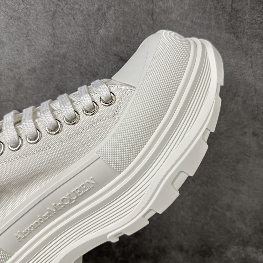 图片[6]-【HT纯原礼盒版】Alexander McQueen/亚历山大麦昆松糕鞋厚底增高小白鞋 帆布鞋 麦昆二代纯白色 全市场配色最齐(100+配色) 性价比最高 同价位品质无敌 进口丝绸亚光原版正品 水染羊皮内里 羊皮垫脚 回弹度到位 耐磨又舒适 鞋底厚4.5cm 全套原版包装 配件齐全 官方一致 凹凸定制正品原盒包装 右脚鞋舌嵌入防伪芯片装置 外盒鞋标官方二维码扫码+防伪芯片 尺码：35-45-选品中心