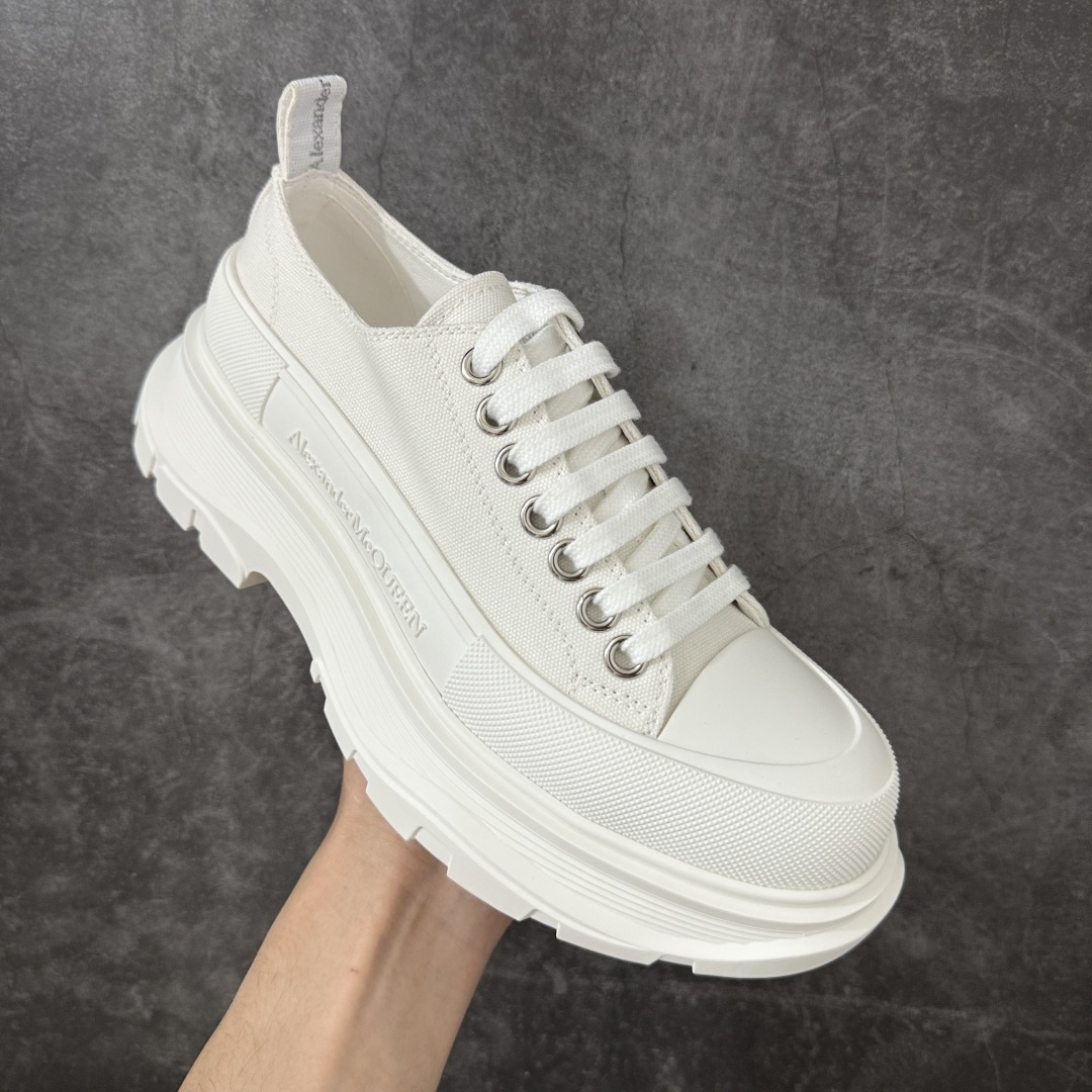 图片[3]-【HT纯原礼盒版】Alexander McQueen/亚历山大麦昆松糕鞋厚底增高小白鞋 帆布鞋 麦昆二代纯白色 全市场配色最齐(100+配色) 性价比最高 同价位品质无敌 进口丝绸亚光原版正品 水染羊皮内里 羊皮垫脚 回弹度到位 耐磨又舒适 鞋底厚4.5cm 全套原版包装 配件齐全 官方一致 凹凸定制正品原盒包装 右脚鞋舌嵌入防伪芯片装置 外盒鞋标官方二维码扫码+防伪芯片 尺码：35-45-选品中心