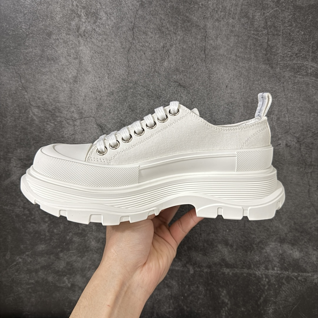 图片[2]-【HT纯原礼盒版】Alexander McQueen/亚历山大麦昆松糕鞋厚底增高小白鞋 帆布鞋 麦昆二代纯白色 全市场配色最齐(100+配色) 性价比最高 同价位品质无敌 进口丝绸亚光原版正品 水染羊皮内里 羊皮垫脚 回弹度到位 耐磨又舒适 鞋底厚4.5cm 全套原版包装 配件齐全 官方一致 凹凸定制正品原盒包装 右脚鞋舌嵌入防伪芯片装置 外盒鞋标官方二维码扫码+防伪芯片 尺码：35-45-选品中心