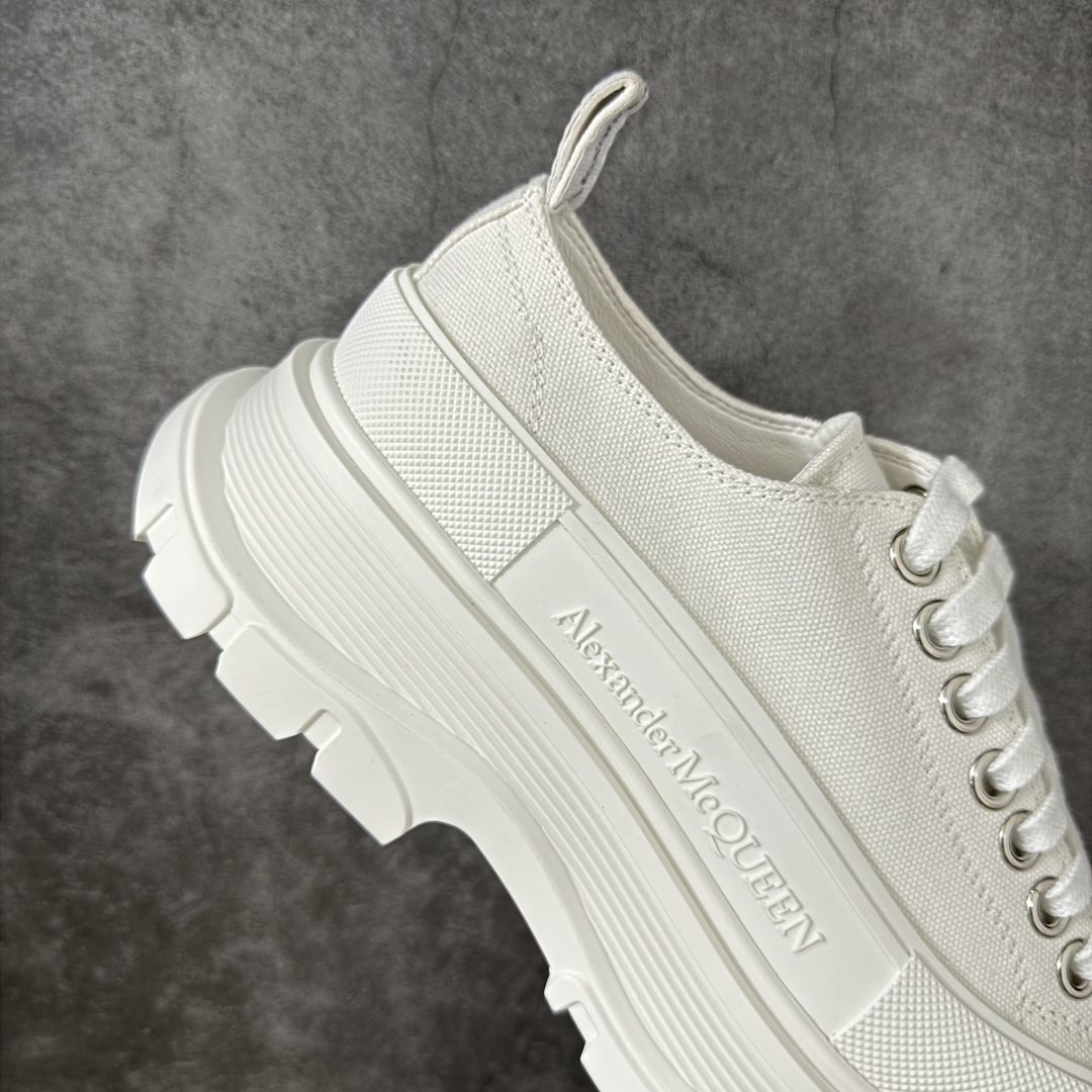 图片[7]-【HT纯原礼盒版】Alexander McQueen/亚历山大麦昆松糕鞋厚底增高小白鞋 帆布鞋 麦昆二代纯白色 全市场配色最齐(100+配色) 性价比最高 同价位品质无敌 进口丝绸亚光原版正品 水染羊皮内里 羊皮垫脚 回弹度到位 耐磨又舒适 鞋底厚4.5cm 全套原版包装 配件齐全 官方一致 凹凸定制正品原盒包装 右脚鞋舌嵌入防伪芯片装置 外盒鞋标官方二维码扫码+防伪芯片 尺码：35-45-选品中心