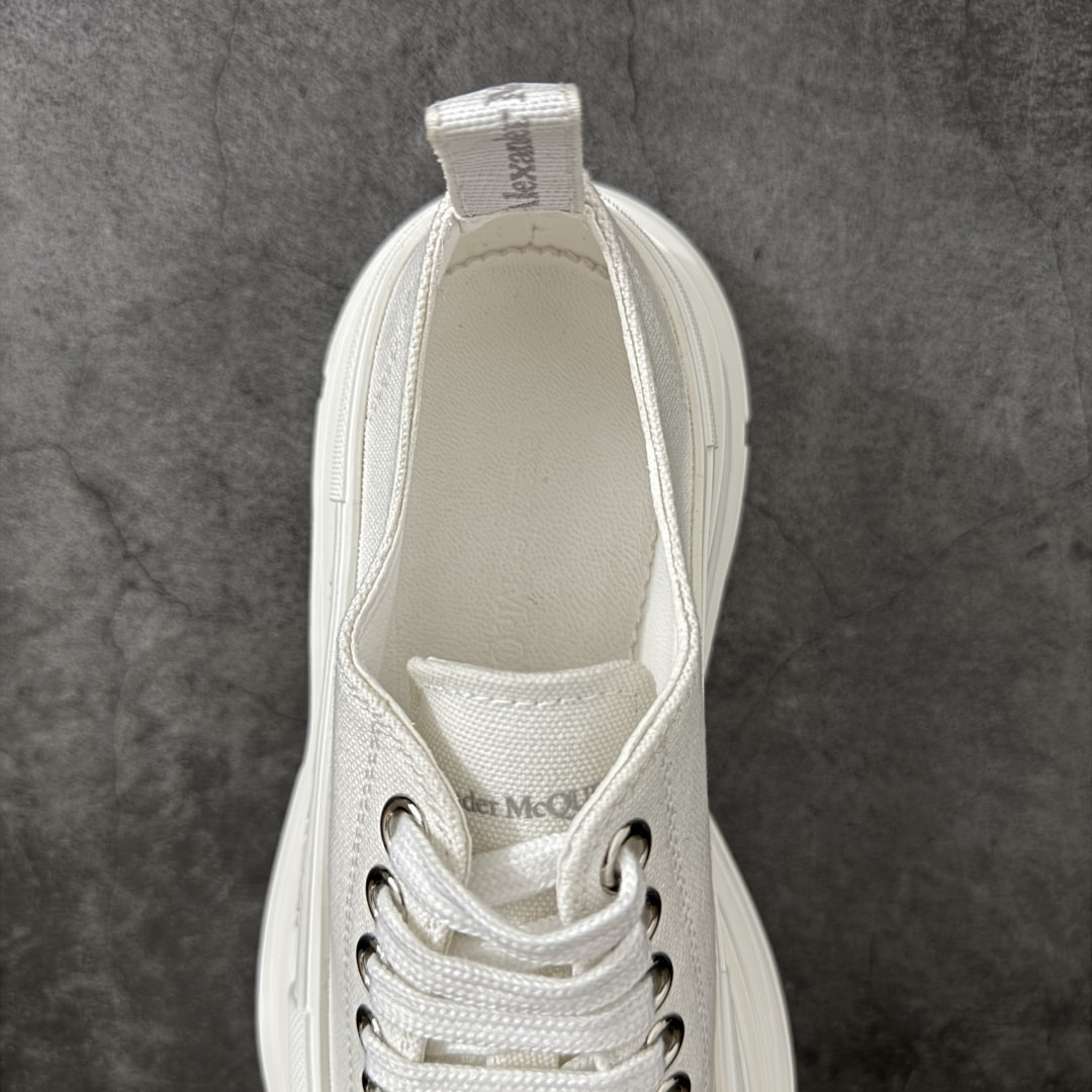 图片[8]-【HT纯原礼盒版】Alexander McQueen/亚历山大麦昆松糕鞋厚底增高小白鞋 帆布鞋 麦昆二代纯白色 全市场配色最齐(100+配色) 性价比最高 同价位品质无敌 进口丝绸亚光原版正品 水染羊皮内里 羊皮垫脚 回弹度到位 耐磨又舒适 鞋底厚4.5cm 全套原版包装 配件齐全 官方一致 凹凸定制正品原盒包装 右脚鞋舌嵌入防伪芯片装置 外盒鞋标官方二维码扫码+防伪芯片 尺码：35-45-选品中心