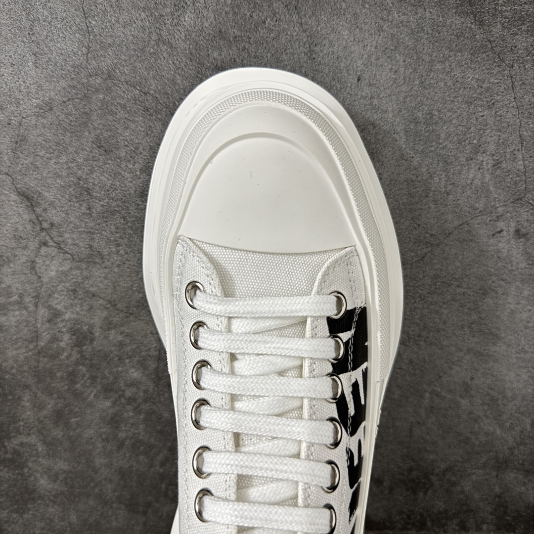 图片[5]-【HT纯原礼盒版】Alexander McQueen/亚历山大麦昆松糕鞋厚底增高小白鞋 帆布鞋 麦昆二代白黑色 全市场配色最齐(100+配色) 性价比最高 同价位品质无敌 进口丝绸亚光原版正品 水染羊皮内里 羊皮垫脚 回弹度到位 耐磨又舒适 鞋底厚4.5cm 全套原版包装 配件齐全 官方一致 凹凸定制正品原盒包装 右脚鞋舌嵌入防伪芯片装置 外盒鞋标官方二维码扫码+防伪芯片 尺码：35-45-选品中心