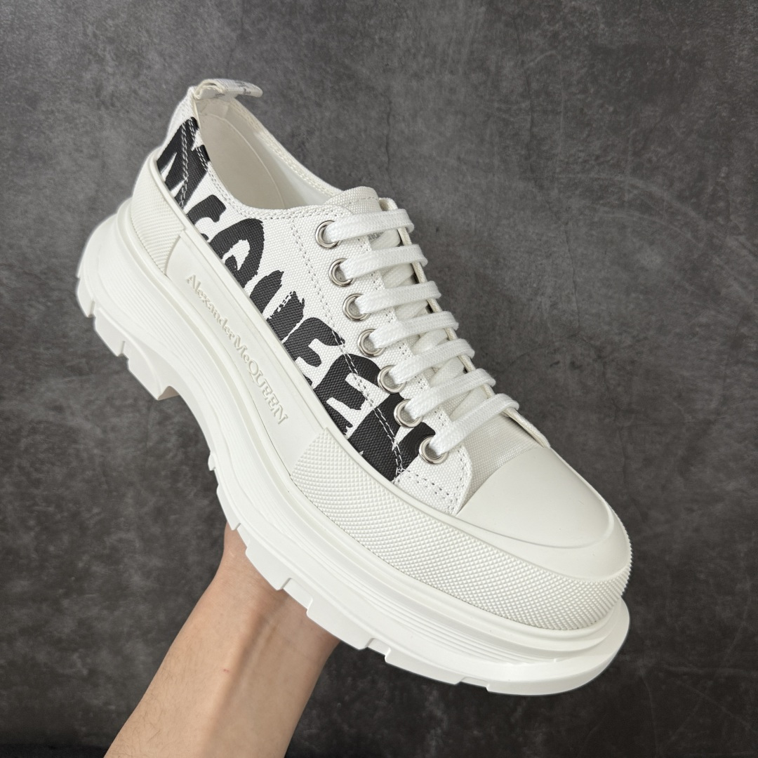 图片[3]-【HT纯原礼盒版】Alexander McQueen/亚历山大麦昆松糕鞋厚底增高小白鞋 帆布鞋 麦昆二代白黑色 全市场配色最齐(100+配色) 性价比最高 同价位品质无敌 进口丝绸亚光原版正品 水染羊皮内里 羊皮垫脚 回弹度到位 耐磨又舒适 鞋底厚4.5cm 全套原版包装 配件齐全 官方一致 凹凸定制正品原盒包装 右脚鞋舌嵌入防伪芯片装置 外盒鞋标官方二维码扫码+防伪芯片 尺码：35-45-选品中心