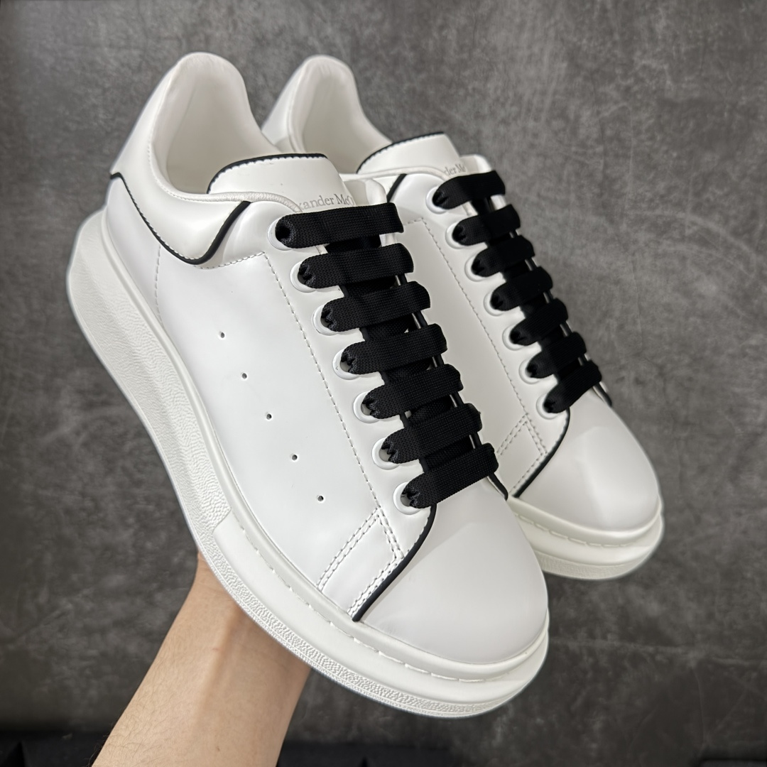 图片[14]-【HT纯原礼盒版】Alexander McQueen/亚历山大麦昆松糕鞋厚底增高小白鞋 香芋紫 全市场配色最齐(100+配色) 性价比最高 同价位品质无敌 进口丝绸亚光原版正品 水染羊皮内里 羊皮垫脚 回弹度到位 耐磨又舒适 鞋底厚4.5cm 全套原版包装 配件齐全 官方一致 凹凸定制正品原盒包装 右脚鞋舌嵌入防伪芯片装置 外盒鞋标官方二维码扫码+防伪芯片 尺码：35-45-选品中心