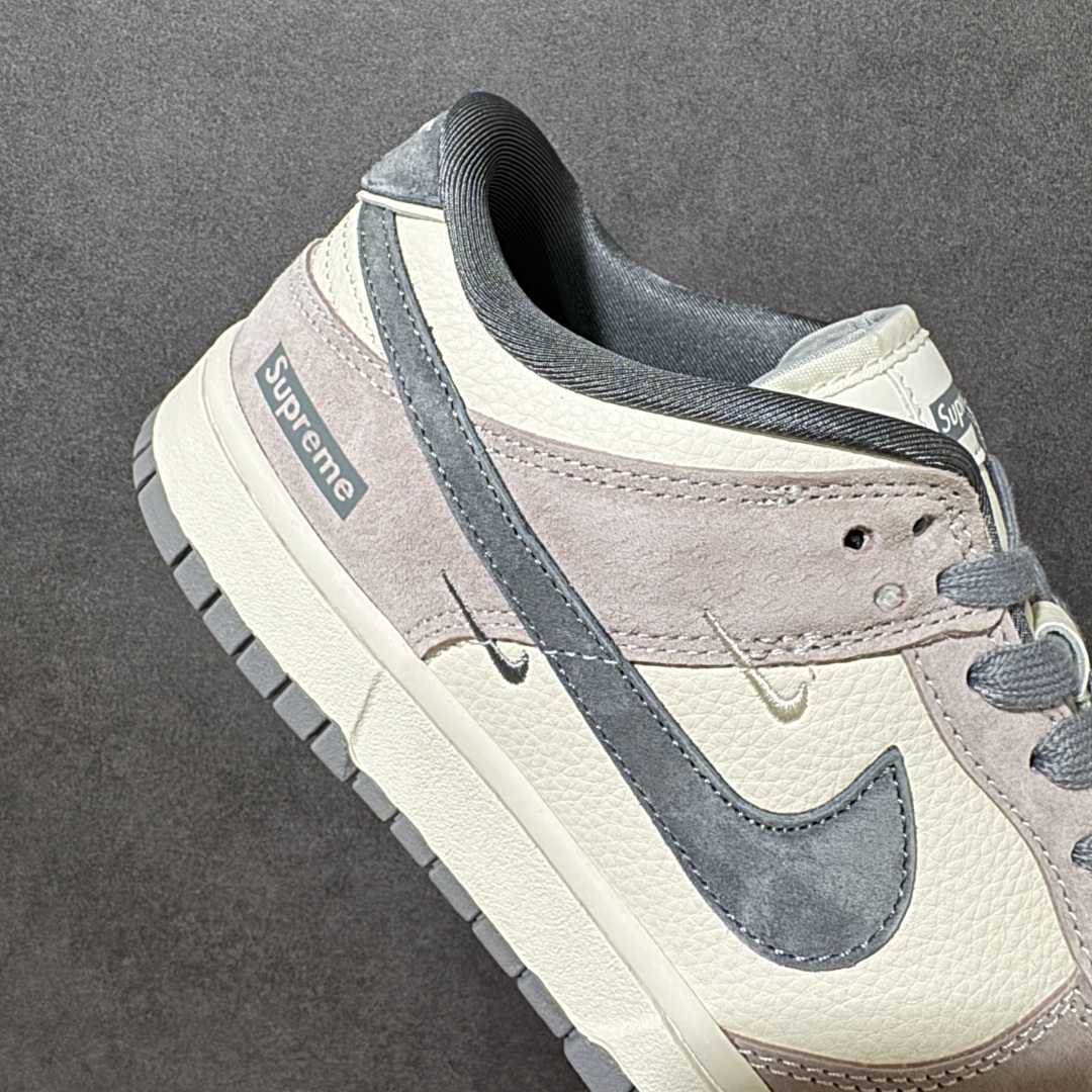 图片[8]-【定制版】Supreme x Nike Dunk SB Low Sup x 耐克 SB 低帮 灰白色 鞋身整体以米白色皮革打造，搭配灰色麂皮框架覆盖层，使鞋款十分百搭，鞋身两侧Swoosh Logo采用深灰点缀，后跟装饰片辅以深灰制作，鞋舌上以Supreme字样呈现，鞋头处迷你Swoosh Logoj采用灰色刺绣点缀，后跟印有Supreme字样，彰显联名身份；最后以米白色中底搭配灰色橡胶外底完善整体设计收尾。 货号：DN3168-017 尺码：36 36.5 37.5 38 38.5 39 40 40.5 41 42 42.5 43 44 44.5 45-选品中心