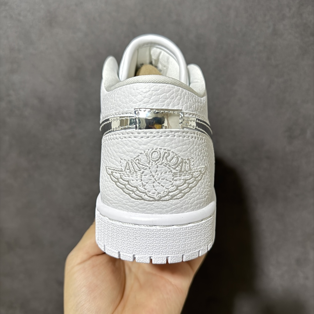 图片[4]-【K版纯原】Air Jordan AJ1 Low 低帮 IQ9381-100 全新流水线出品 市场第二梯队最强版 全部原鞋开发 原楦原纸板开发 全鞋电脑针车 原厂内置全掌气垫 原盒内在原标 唯一Zp原版鞋带绑法 免检产品 全新2022版型 全头层皮料 完美零毛边处理 原厂配置全掌气垫 价格定位良心 新配色陆续出货 尺码：36-46带半码-选品中心