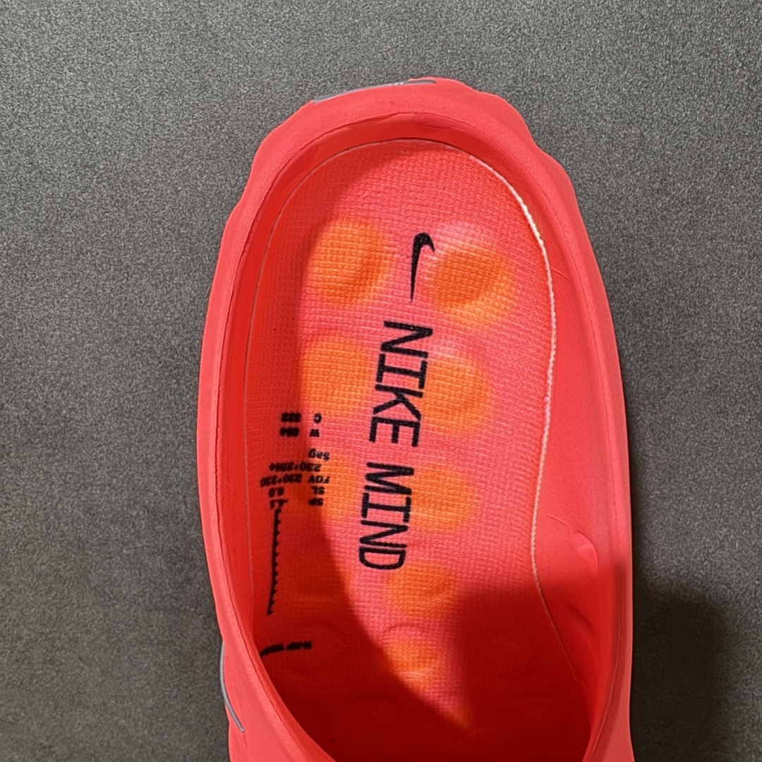 图片[8]-【公司级】Nike Mind 001 Recovery Slide 耐克 舒适柔软包头拖鞋 黑科技产物 作为耐克首款结合神经科学研发的鞋款 它最大的设计在于鞋底 鞋底嵌有22个独立泡棉节点 上脚后能有效刺激足底触觉 搭配吸睛的外观 适合在运动后放松时穿着 带来独特体验 货号：HQ4307-600 尺码：36～48-选品中心