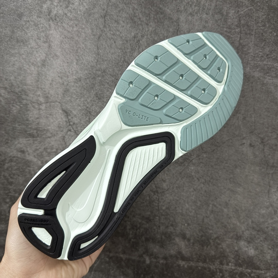 图片[9]-【XE纯原】Nike Air Zoom Structure 26 登月26代超级飞马系列马拉松跑步鞋 HJ1101-100 平台专供 充正品质 3之前未流通市场版本 内里嵌入定型海绵 中底搭载前Zoom+全掌React配置 全部原鞋开发打造 所有细节全部同步原版 全新一代拥有 Zoom Air 一如既往的稳定感和流畅感 鞋面采用工程网眼设计 为特定高热区域营造出色透气性 进一步增加鞋面的穿孔数量 让足部能够快速散热 中足搭配 Flywire 飞线 在高速运动时营造舒适稳定的贴合感 内置Zoon气垫加持 动力十足！ 尺码： 39 40 40.5 41 42 42.5 43 44 44.5 45 46-选品中心