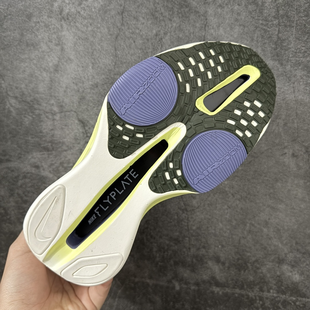 图片[9]-【碳科技纯原】Nk Zoom AlphaFly Next% 4 阿尔法飞行4代 2025年全新超级马拉松全掌碳板跑鞋 FD8311-002  市场顶级版本 跑鞋第一梯队 专业跑鞋‼️ 原标原盒 全掌真碳版 真Zoom X气垫 配件齐 有配正确配套防尘布袋 真材实料 假一赔十‼️ 正确大底刷漆（鞋底部分黑色刷漆有裂纹） 鞋款搭载两个Airzoom缓震配置，全掌型碳纤维板，缔造出色推进感；中底ZoomX 泡绵从后跟延伸至鞋头，超强回弹性 💪🏻 空气动力学造型则依然保留。前掌采用镂空设计，让鞋底的碳板配置得以可视化 造型更具未来感。   尺码：36 36.5 37.5 38 38.5 39 40 40.5 41 42 42.5 43 44 44.5 45-选品中心