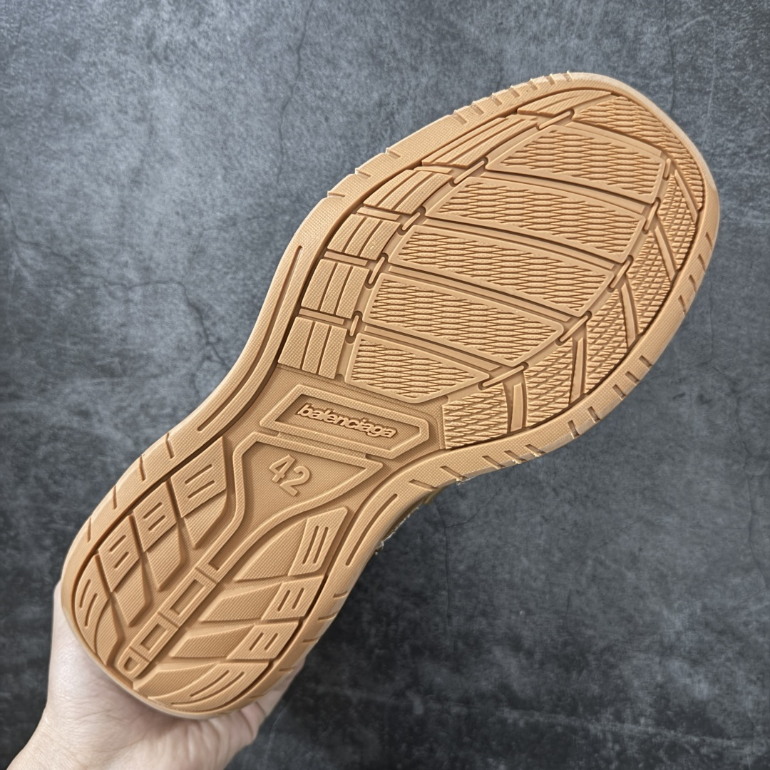 图片[9]-【XA纯原版】Balenciaga Hamptons Worn-Out 巴黎世家十八18代 涤纶（聚酯纤维）牛皮革 圆头系带 低帮 生活休闲鞋板鞋 全套原纸板楦头开发 最原汁原味的灵魂版型 全鞋荧光划线卡点 胶水把控整洁度追求极致完美 每一双都是工艺品 多重QC质检 超越公司货的品控标准 实实在在的免检产品 原盒原配 正确字体电绣 粗细、位置、大小正确 侧边TPU 透气孔匹配意产原版 正确分离大底 TPU软底 原版一致大底LOGO 立体感十足 原厂皮料水洗做旧 采购原厂网纱 偏大一码 尺码：35 36 37 38 39 40 41 42 43 44 45 46-选品中心