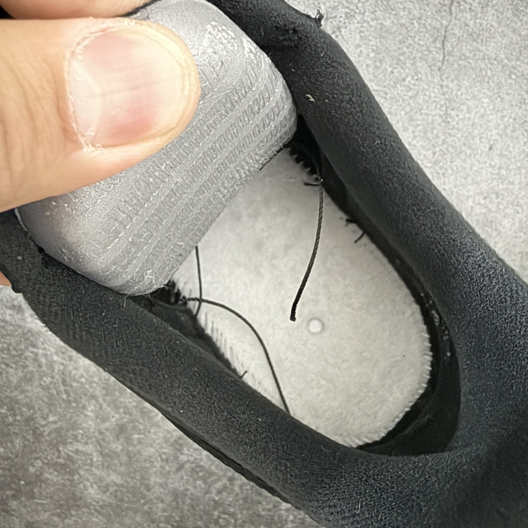 图片[8]-【GX2.0版本】Supreme x NK Air Force 1 Low \’07 空军一号低帮经典板鞋 联名黑色 CU9225-001 经典老鞋 完美复刻 不规则波浪大底咬花 全鞋电脑针车 工整有序 视觉效果满分 原厂拉帮手法 标准四线 密度针距针孔大小控制到位 原装反口里网布海绵 正确卡色网眼大小 新版鞋撑改用纸团代替 原厂港宝加持完美还原灵魂版型 原盒原配从里到外百分百还原 原厂全头层原厂皮料 原标原盒 内置Sole气垫 中底白色背胶 中底划线 已经无限的接近公司 原厂楦头 原厂刺绣 后跟弧度修正 独家私模最大开发到48.5 尺码：35.5 36 37.5 38 38.5 39 40 40.5 41 42 42.5 43 44 44.5 45 46 47.5 48.5-选品中心