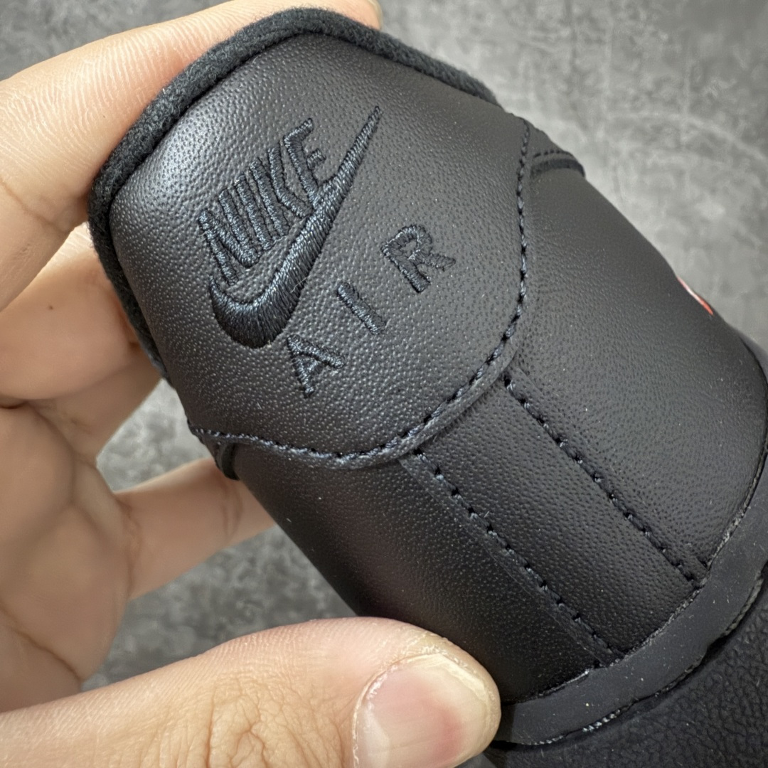 图片[2]-【GX2.0版本】Supreme x NK Air Force 1 Low \’07 空军一号低帮经典板鞋 联名黑色 CU9225-001 经典老鞋 完美复刻 不规则波浪大底咬花 全鞋电脑针车 工整有序 视觉效果满分 原厂拉帮手法 标准四线 密度针距针孔大小控制到位 原装反口里网布海绵 正确卡色网眼大小 新版鞋撑改用纸团代替 原厂港宝加持完美还原灵魂版型 原盒原配从里到外百分百还原 原厂全头层原厂皮料 原标原盒 内置Sole气垫 中底白色背胶 中底划线 已经无限的接近公司 原厂楦头 原厂刺绣 后跟弧度修正 独家私模最大开发到48.5 尺码：35.5 36 37.5 38 38.5 39 40 40.5 41 42 42.5 43 44 44.5 45 46 47.5 48.5-选品中心