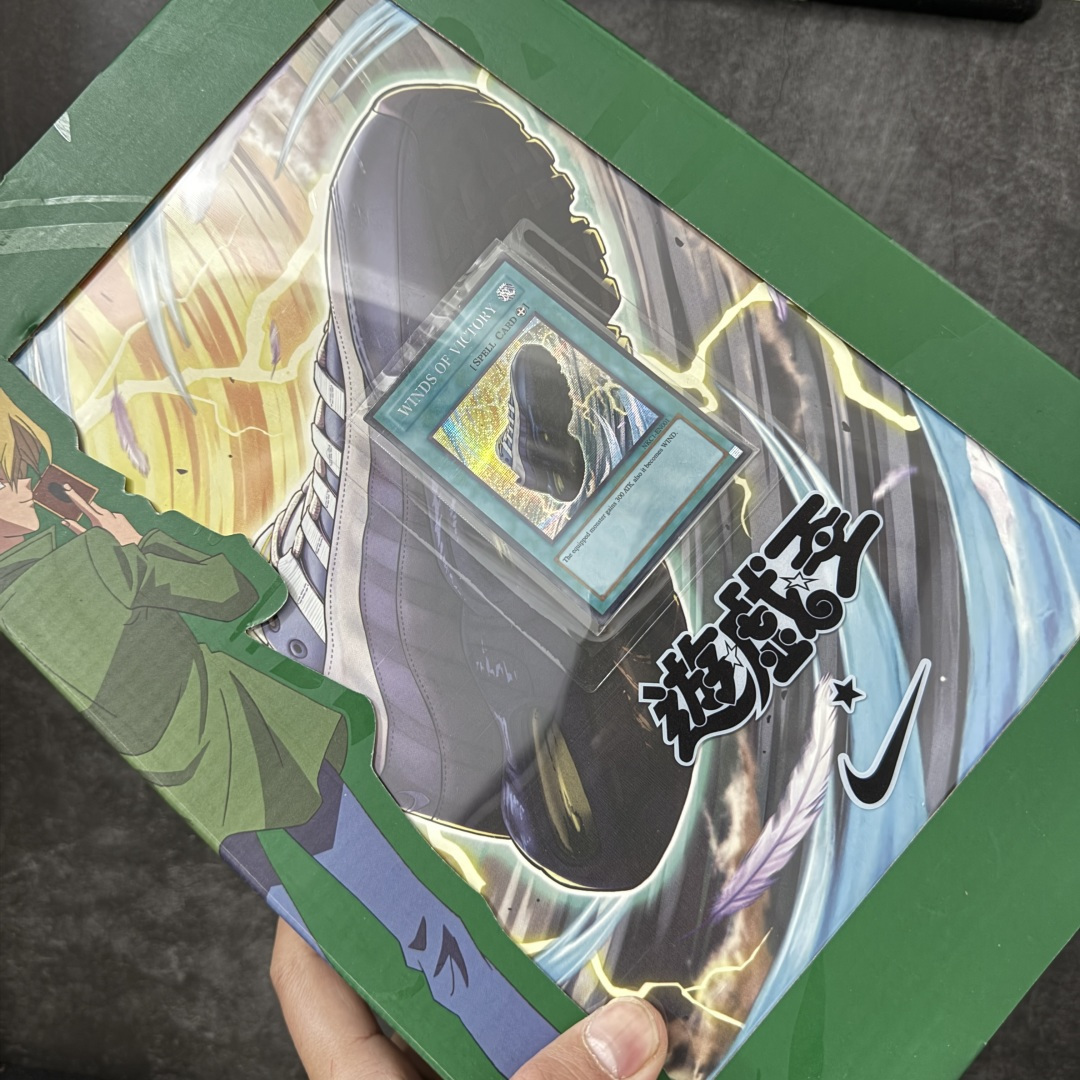 图片[9]-【KZ纯原】重磅突袭！超人气顶流外贸单品🔥纯原版 Yu-Gi-Oh x NK Air Muscle 95 游戏王联名联名款低帮休闲运动鞋 II7404-400 出货 重金购入两双原鞋 独家私模开发打造 原版定制1：1鞋盒、包装纸等辅料 独家正品同源定制变色卡片 平台外贸充Z 高端零售专供品质 尺码：40 40.5 41 42 42.5 43 44 44.5 45 46 47.5-选品中心