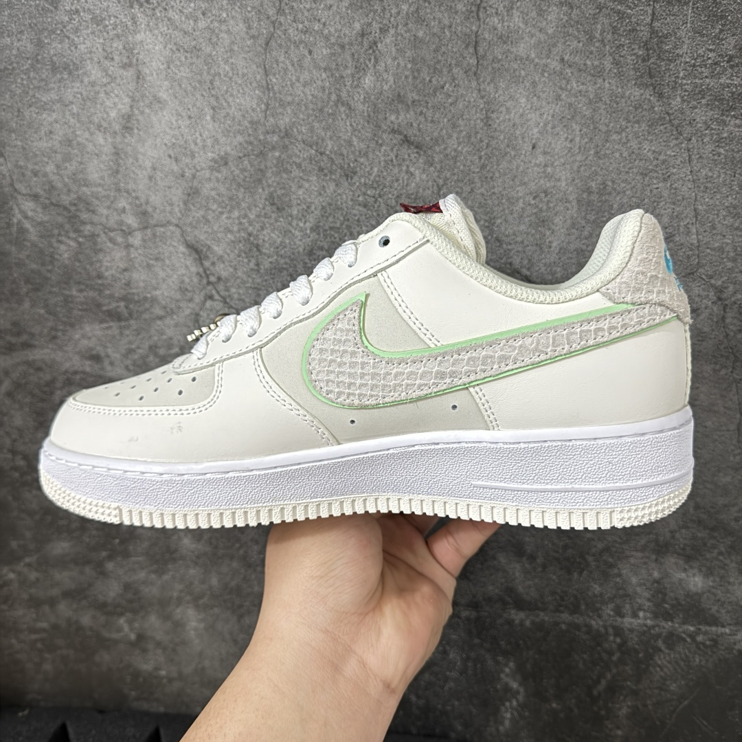 图片[2]-特价【GQ福利】Nike Air Force 1\’07 Low 空军一号低帮休闲板鞋  头层 内置全掌气垫 配套抵债福利 【实拍品质】 1：1订单 13000双现货套现 3.20号样品 3.21日开始接单 货号：FZ5052-131  尺码：36-45带半码-选品中心