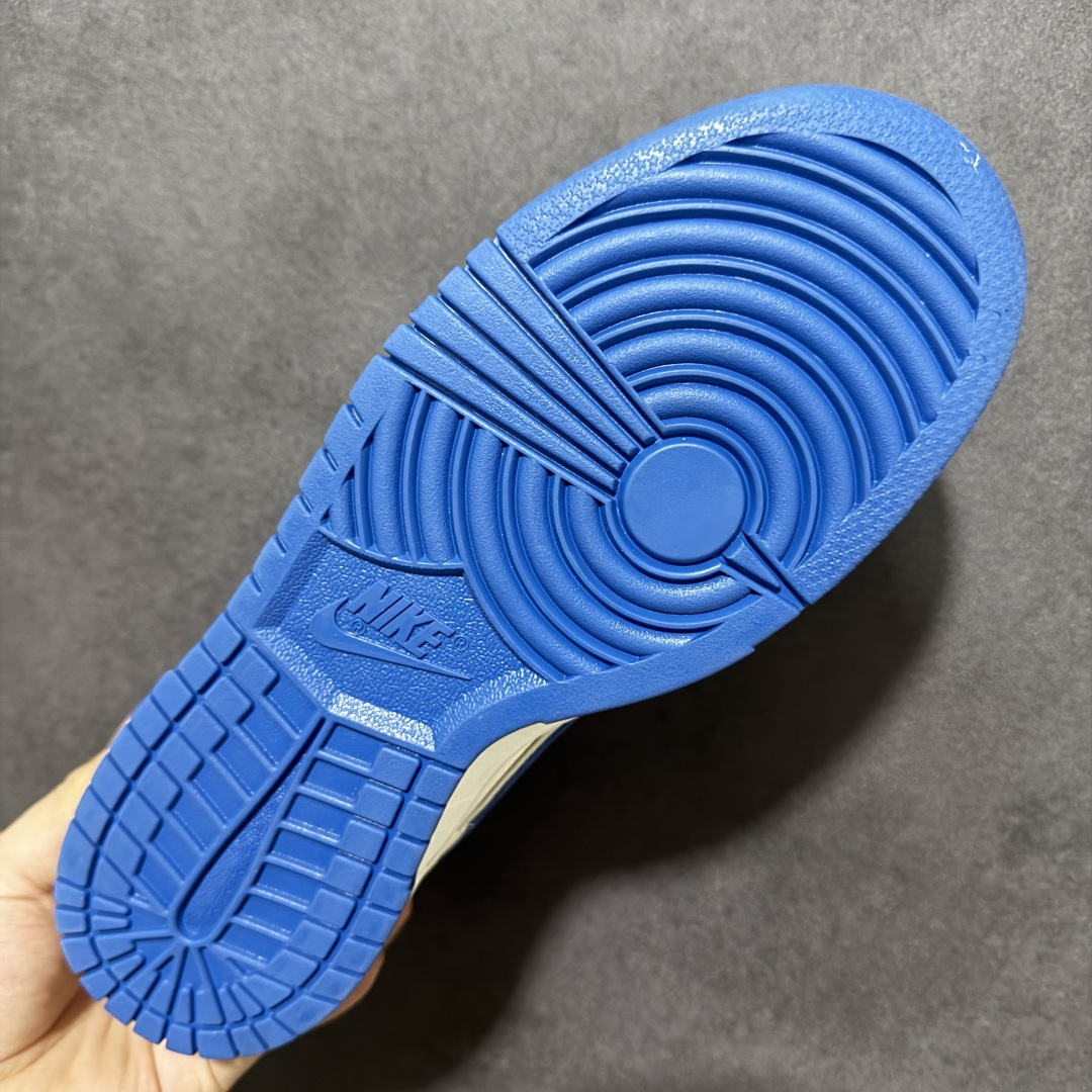 图片[9]-【定制版】Nike Dunk × Supreme 2026限定款 白蓝红撞色直击复古潮流魂，后跟Supreme标识+祥云刺绣，把东方韵味和街头态度焊在鞋上！ 2026专属年份标，脚感软弹，日常出街/球场耍帅都能打，上脚就是行走的潮流范本 货号： XZ5899-117 尺码： 36 36.5 37.5 38 38.5 39 40 40.5 41 42 42.5 43 44 44.5 45-选品中心