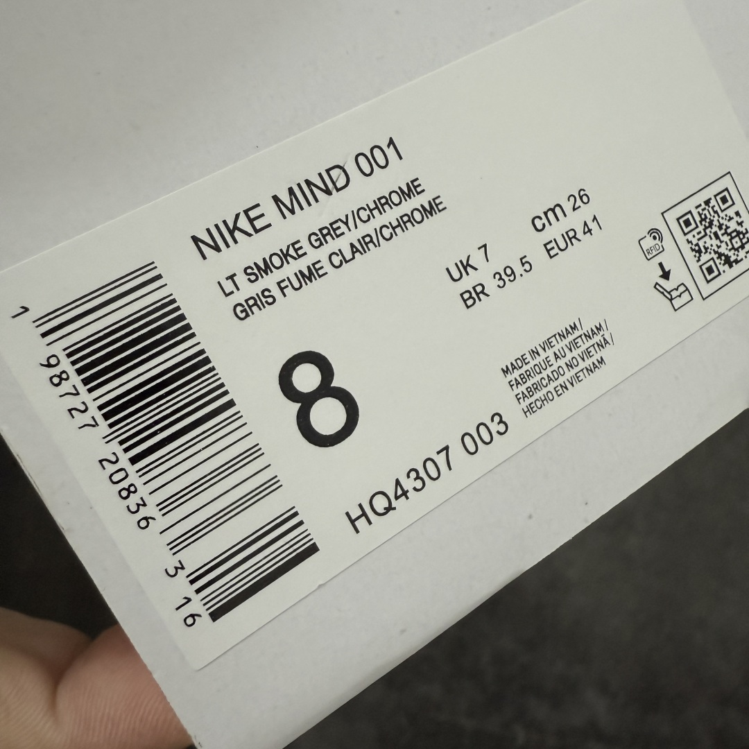 图片[9]-【GX纯原】NK Mind 001 黑科技足底按摩舒适贴合训练鞋 浅烟灰色 HQ4307-003 全新版本 顶级品质 正确细节 1：1标配组合底 MD软底 渐变雾面大底 超高清洁度 按摩功能效果同步原版 区别市场通货 Mind 001 从神经科学中汲取灵感，打造出一款不仅外观独特，更能为穿着者带来别样感知体验的球鞋，此次新作将继续延续此核心方向。历时十年打磨的 Mind 系列，承载着 Nike 对未来鞋款的愿景呈现。系列中的每双鞋，外底均由 22 个独立泡沫结节构成，旨在模拟赤足般的体验。这些结节N通过与足底感官感受器的相互作用，从而促进人体的自然步态。 尺码：36 37.5 38.5 40 41 42.5 44 45 46 47.5 和官网一样偏小一码-选品中心
