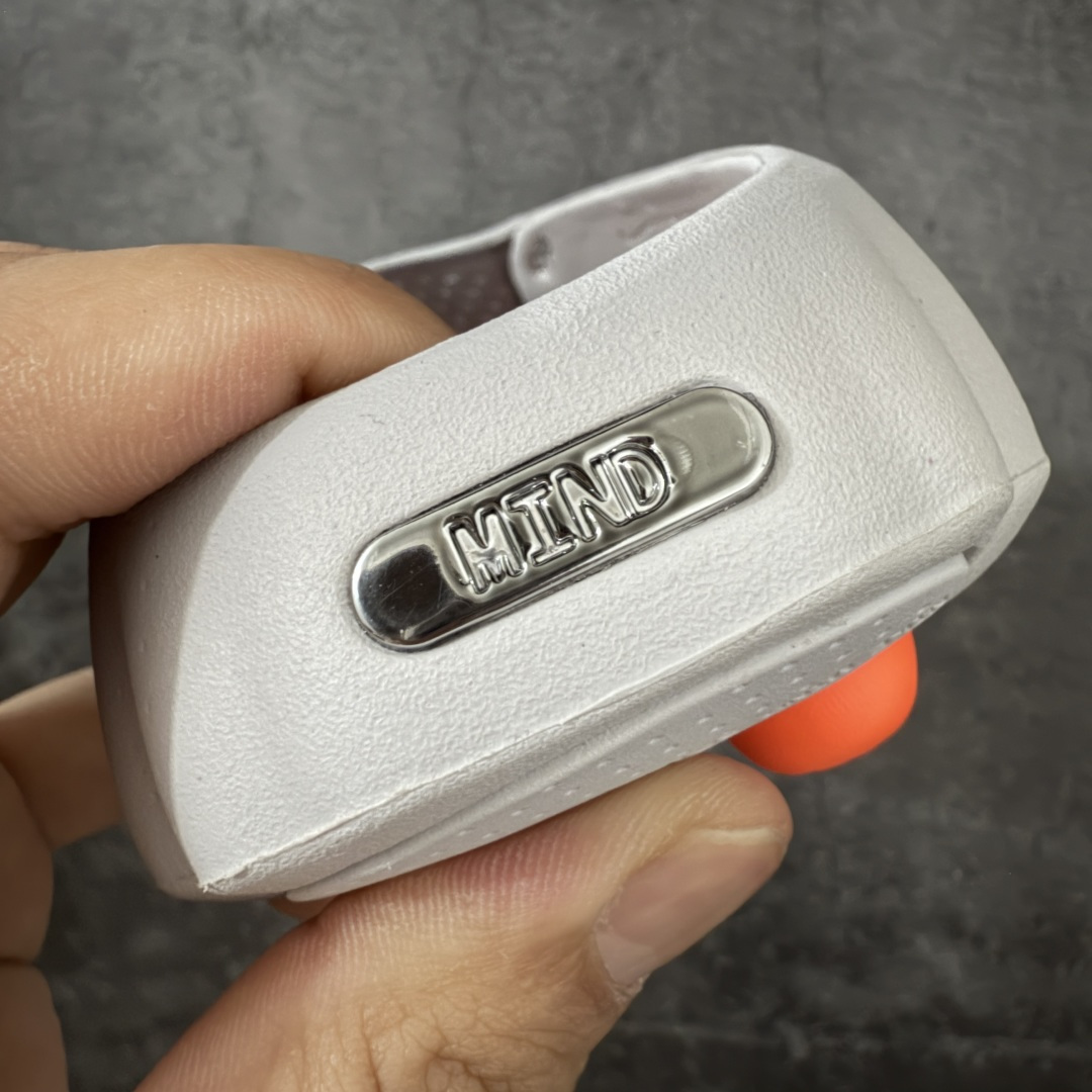 图片[2]-【GX纯原】NK Mind 001 黑科技足底按摩舒适贴合训练鞋 浅烟灰色 HQ4307-003 全新版本 顶级品质 正确细节 1：1标配组合底 MD软底 渐变雾面大底 超高清洁度 按摩功能效果同步原版 区别市场通货 Mind 001 从神经科学中汲取灵感，打造出一款不仅外观独特，更能为穿着者带来别样感知体验的球鞋，此次新作将继续延续此核心方向。历时十年打磨的 Mind 系列，承载着 Nike 对未来鞋款的愿景呈现。系列中的每双鞋，外底均由 22 个独立泡沫结节构成，旨在模拟赤足般的体验。这些结节N通过与足底感官感受器的相互作用，从而促进人体的自然步态。 尺码：36 37.5 38.5 40 41 42.5 44 45 46 47.5 和官网一样偏小一码-选品中心