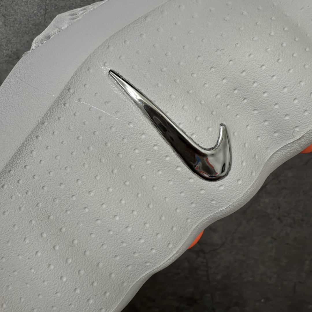 图片[3]-【GX纯原】NK Mind 001 黑科技足底按摩舒适贴合训练鞋 浅烟灰色 HQ4307-003 全新版本 顶级品质 正确细节 1：1标配组合底 MD软底 渐变雾面大底 超高清洁度 按摩功能效果同步原版 区别市场通货 Mind 001 从神经科学中汲取灵感，打造出一款不仅外观独特，更能为穿着者带来别样感知体验的球鞋，此次新作将继续延续此核心方向。历时十年打磨的 Mind 系列，承载着 Nike 对未来鞋款的愿景呈现。系列中的每双鞋，外底均由 22 个独立泡沫结节构成，旨在模拟赤足般的体验。这些结节N通过与足底感官感受器的相互作用，从而促进人体的自然步态。 尺码：36 37.5 38.5 40 41 42.5 44 45 46 47.5 和官网一样偏小一码-选品中心