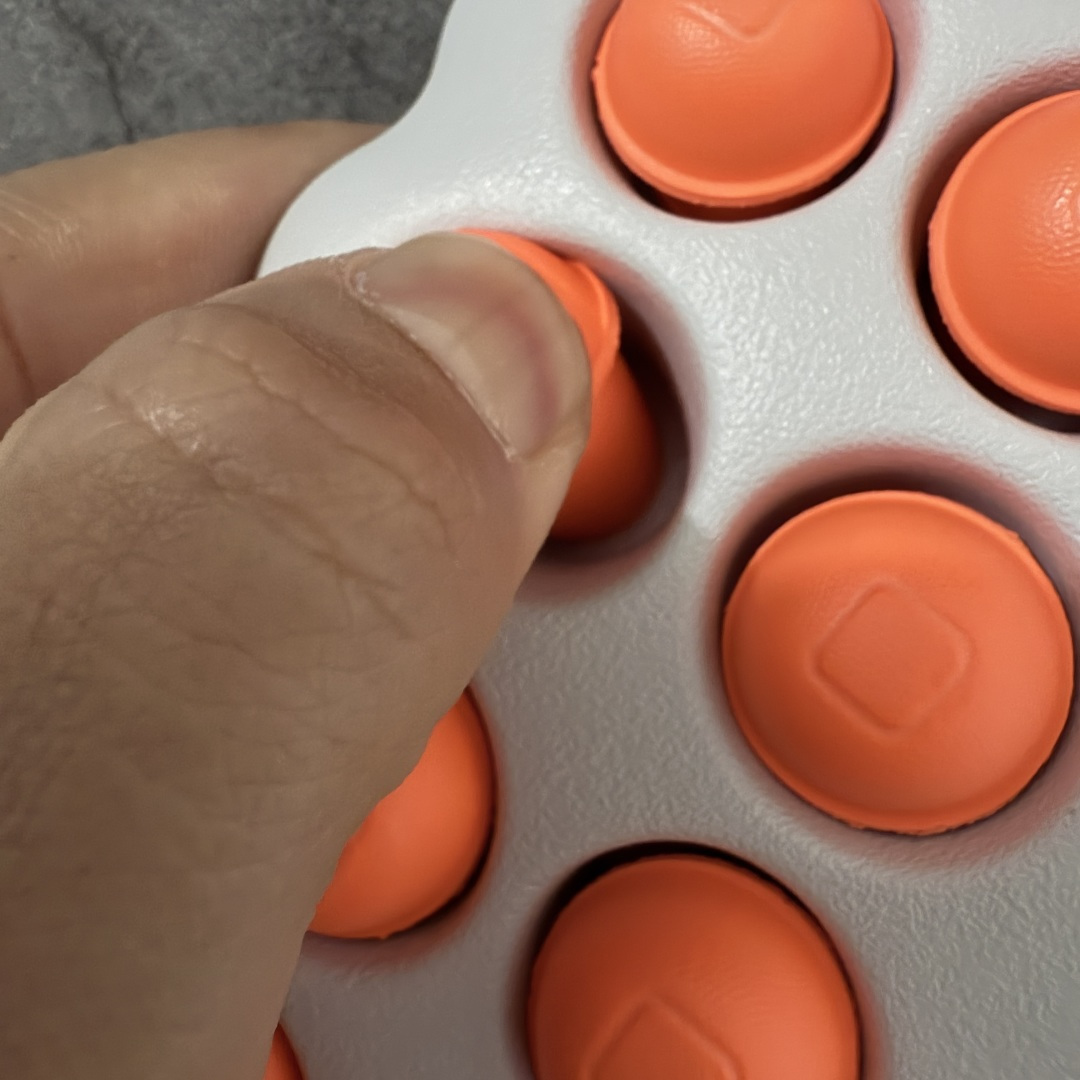 图片[7]-【GX纯原】NK Mind 001 黑科技足底按摩舒适贴合训练鞋 浅烟灰色 HQ4307-003 全新版本 顶级品质 正确细节 1：1标配组合底 MD软底 渐变雾面大底 超高清洁度 按摩功能效果同步原版 区别市场通货 Mind 001 从神经科学中汲取灵感，打造出一款不仅外观独特，更能为穿着者带来别样感知体验的球鞋，此次新作将继续延续此核心方向。历时十年打磨的 Mind 系列，承载着 Nike 对未来鞋款的愿景呈现。系列中的每双鞋，外底均由 22 个独立泡沫结节构成，旨在模拟赤足般的体验。这些结节N通过与足底感官感受器的相互作用，从而促进人体的自然步态。 尺码：36 37.5 38.5 40 41 42.5 44 45 46 47.5 和官网一样偏小一码-选品中心