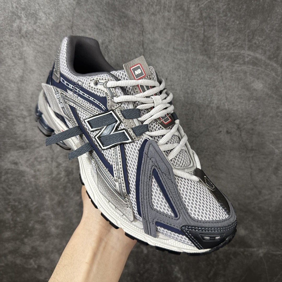 图片[3]-【纯原版】NB新百伦New Balance NB1906 U19064F6系列复古老爹风休闲运动慢跑鞋 采用轻质牛剖革拼接透气网眼衬垫织物鞋面材质#T-Beam大底提供足步弓支撑，保持步态稳定#后跟搭载外露缓震胶 鞋身整体以各种深浅不一的灰色覆盖，鞋头以淡蓝色调装饰，网眼衬垫通过不规律的色块实现做旧的美感，泛黄的鞋底更是进一步增添了复古气息。 尺码：36 37 37.5 38 38.5 39.5 40 40.5 41.5 42 42.5 43 44 45 46.5-选品中心