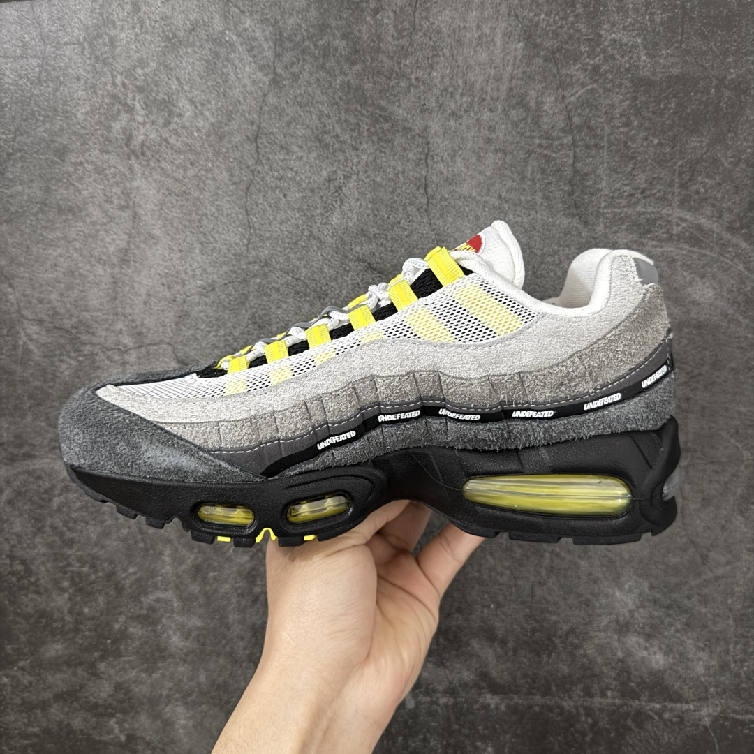 图片[2]-【KZ纯原】UNDEFEATED x Nike Air Max 95 OG Big Bubble 灰绿色气垫跑鞋 货号：IB4523-002 外贸顶级专供 区别先行版 全部配色原鞋原尺码开发生产 极致还原 全部原厂材料一比一打造 一眼ZP既视感 欢迎对比市场版本 尺码：40 40.5 41 42 42.5 43 44 44.5 45 46 46.5 47.5 48 48.5-选品中心