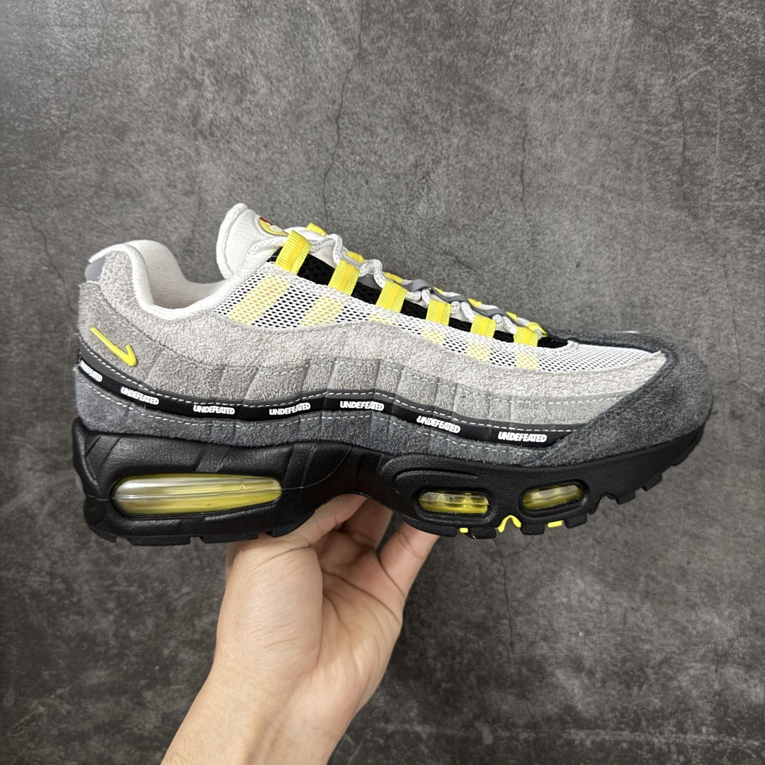 【KZ纯原】UNDEFEATED x Nike Air Max 95 OG Big Bubble 灰绿色气垫跑鞋 货号：IB4523-002 外贸顶级专供 区别先行版 全部配色原鞋原尺码开发生产 极致还原 全部原厂材料一比一打造 一眼ZP既视感 欢迎对比市场版本 尺码：40 40.5 41 42 42.5 43 44 44.5 45 46 46.5 47.5 48 48.5-选品中心