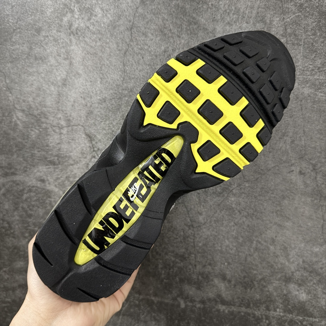 图片[9]-【KZ纯原】UNDEFEATED x Nike Air Max 95 OG Big Bubble 灰绿色气垫跑鞋 货号：IB4523-002 外贸顶级专供 区别先行版 全部配色原鞋原尺码开发生产 极致还原 全部原厂材料一比一打造 一眼ZP既视感 欢迎对比市场版本 尺码：40 40.5 41 42 42.5 43 44 44.5 45 46 46.5 47.5 48 48.5-选品中心