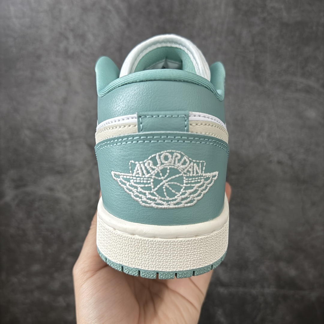 图片[4]-【H11纯原】Nike Air Jordan 1 Low SE AJ1 乔一 舒适贴合 防滑耐磨 低帮 复古篮球鞋 货号：DC0774-138 尺码：35.5 36 36.5 37.5 38 38.5 39 40 40.5 41 42 42.5 43 44 45 46 47.5 48.5 #H11顶级纯原 纯原外贸平台特供订单 #全套原纸板楦头开发 #原厂特供材料配套加持 #确保原汁原味 完美呈现版型 #原档数据独家私模大底 #男女鞋同步官方开发至48.5 #原装进口轻量化鞋垫 #进口港宝加持 后跟自然饱满 还原公司包裹性 #鞋面采用原装数据贴合技术 #全方位贴合包裹脚型 #鞋跟部鞋底牵引设计 #提供强大的抓地性能 #更适应不同实战场地路面-选品中心