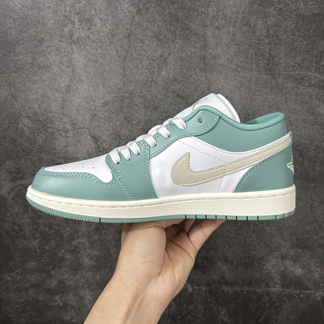 图片[2]-【H11纯原】Nike Air Jordan 1 Low SE AJ1 乔一 舒适贴合 防滑耐磨 低帮 复古篮球鞋 货号：DC0774-138 尺码：35.5 36 36.5 37.5 38 38.5 39 40 40.5 41 42 42.5 43 44 45 46 47.5 48.5 #H11顶级纯原 纯原外贸平台特供订单 #全套原纸板楦头开发 #原厂特供材料配套加持 #确保原汁原味 完美呈现版型 #原档数据独家私模大底 #男女鞋同步官方开发至48.5 #原装进口轻量化鞋垫 #进口港宝加持 后跟自然饱满 还原公司包裹性 #鞋面采用原装数据贴合技术 #全方位贴合包裹脚型 #鞋跟部鞋底牵引设计 #提供强大的抓地性能 #更适应不同实战场地路面-选品中心