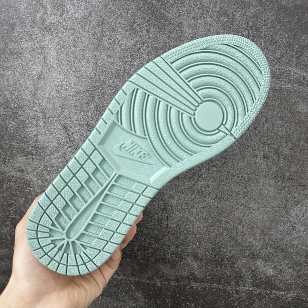 图片[9]-【H11纯原】Nike Air Jordan 1 Low SE AJ1 乔一 舒适贴合 防滑耐磨 低帮 复古篮球鞋 货号：DC0774-138 尺码：35.5 36 36.5 37.5 38 38.5 39 40 40.5 41 42 42.5 43 44 45 46 47.5 48.5 #H11顶级纯原 纯原外贸平台特供订单 #全套原纸板楦头开发 #原厂特供材料配套加持 #确保原汁原味 完美呈现版型 #原档数据独家私模大底 #男女鞋同步官方开发至48.5 #原装进口轻量化鞋垫 #进口港宝加持 后跟自然饱满 还原公司包裹性 #鞋面采用原装数据贴合技术 #全方位贴合包裹脚型 #鞋跟部鞋底牵引设计 #提供强大的抓地性能 #更适应不同实战场地路面-选品中心