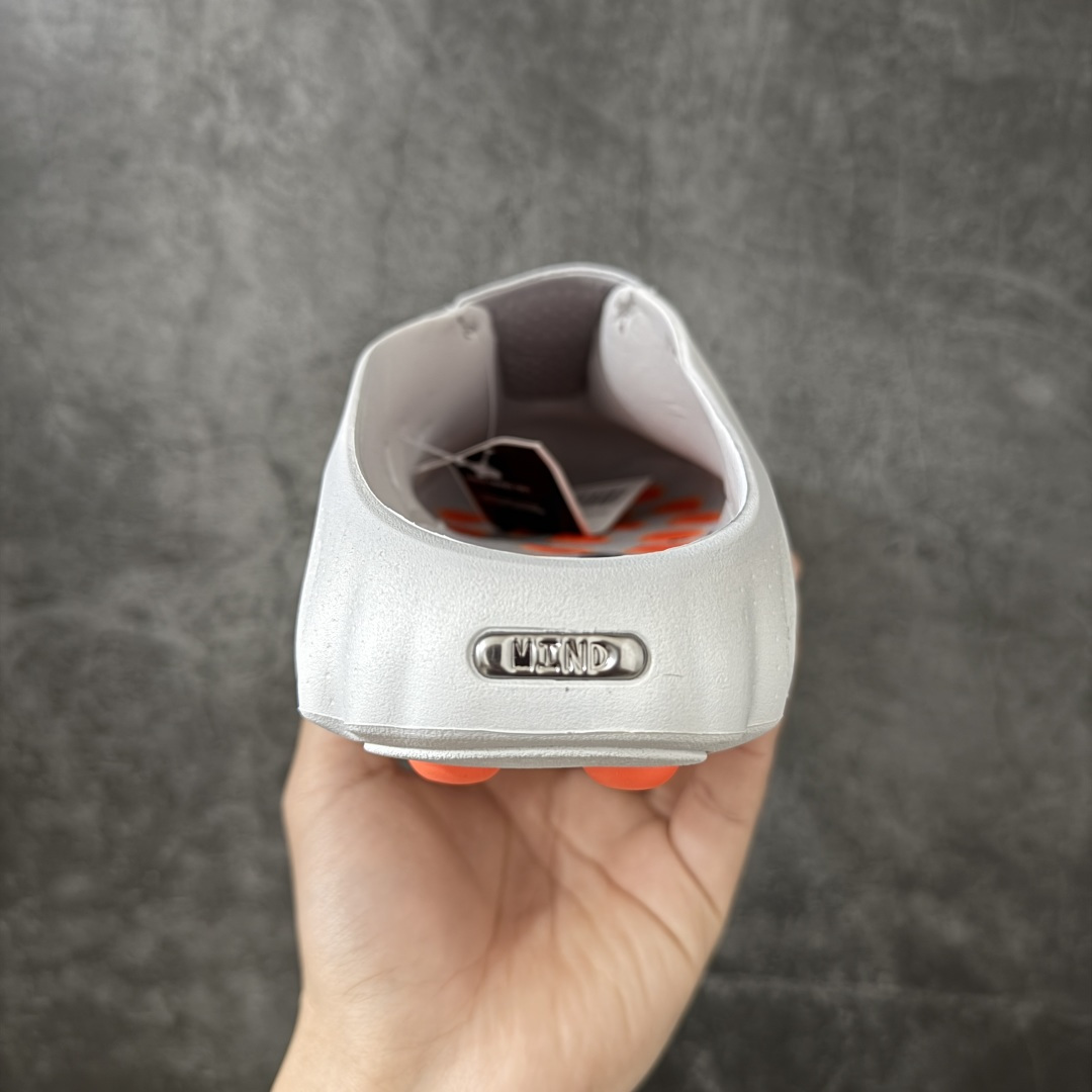 图片[4]-【神版纯原】NK Mind 001 黑科技足底按摩舒适贴合训练鞋 浅烟灰色 HQ4307-003 目前市场细节最正确版 磨砂鞋面质感超越市场通货 1：1标配组合底 MD软底 渐变雾面大底 目前市场唯一正确反光鞋盒标 凹凸质感同步原版 超高清洁度 按摩功能效果同步原版 区别市场通货 Mind 001 从神经科学中汲取灵感，打造出一款不仅外观独特，更能为穿着者带来别样感知体验的球鞋，此次新作将继续延续此核心方向。历时十年打磨的 Mind 系列，承载着 Nike 对未来鞋款的愿景呈现。系列中的每双鞋，外底均由 22 个独立泡沫结节构成，旨在模拟赤足般的体验。这些结节N通过与足底感官感受器的相互作用，从而促进人体的自然步态。 尺码：36 37.5 38.5 40 41 42.5 44 45 46 47.5 和官网一样偏小一码-选品中心