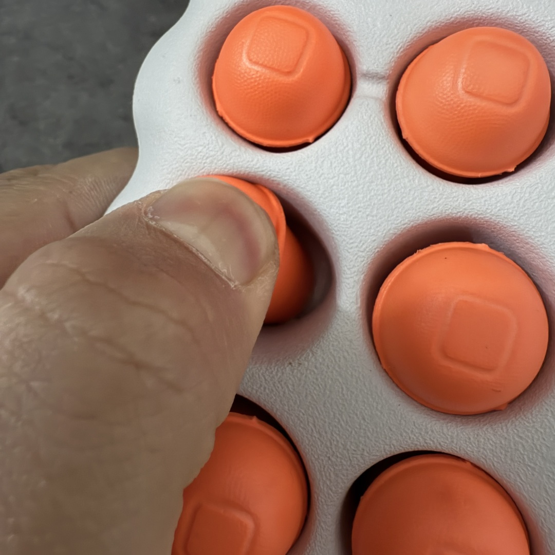 图片[7]-【神版纯原】NK Mind 001 黑科技足底按摩舒适贴合训练鞋 浅烟灰色 HQ4307-003 目前市场细节最正确版 磨砂鞋面质感超越市场通货 1：1标配组合底 MD软底 渐变雾面大底 目前市场唯一正确反光鞋盒标 凹凸质感同步原版 超高清洁度 按摩功能效果同步原版 区别市场通货 Mind 001 从神经科学中汲取灵感，打造出一款不仅外观独特，更能为穿着者带来别样感知体验的球鞋，此次新作将继续延续此核心方向。历时十年打磨的 Mind 系列，承载着 Nike 对未来鞋款的愿景呈现。系列中的每双鞋，外底均由 22 个独立泡沫结节构成，旨在模拟赤足般的体验。这些结节N通过与足底感官感受器的相互作用，从而促进人体的自然步态。 尺码：36 37.5 38.5 40 41 42.5 44 45 46 47.5 和官网一样偏小一码-选品中心