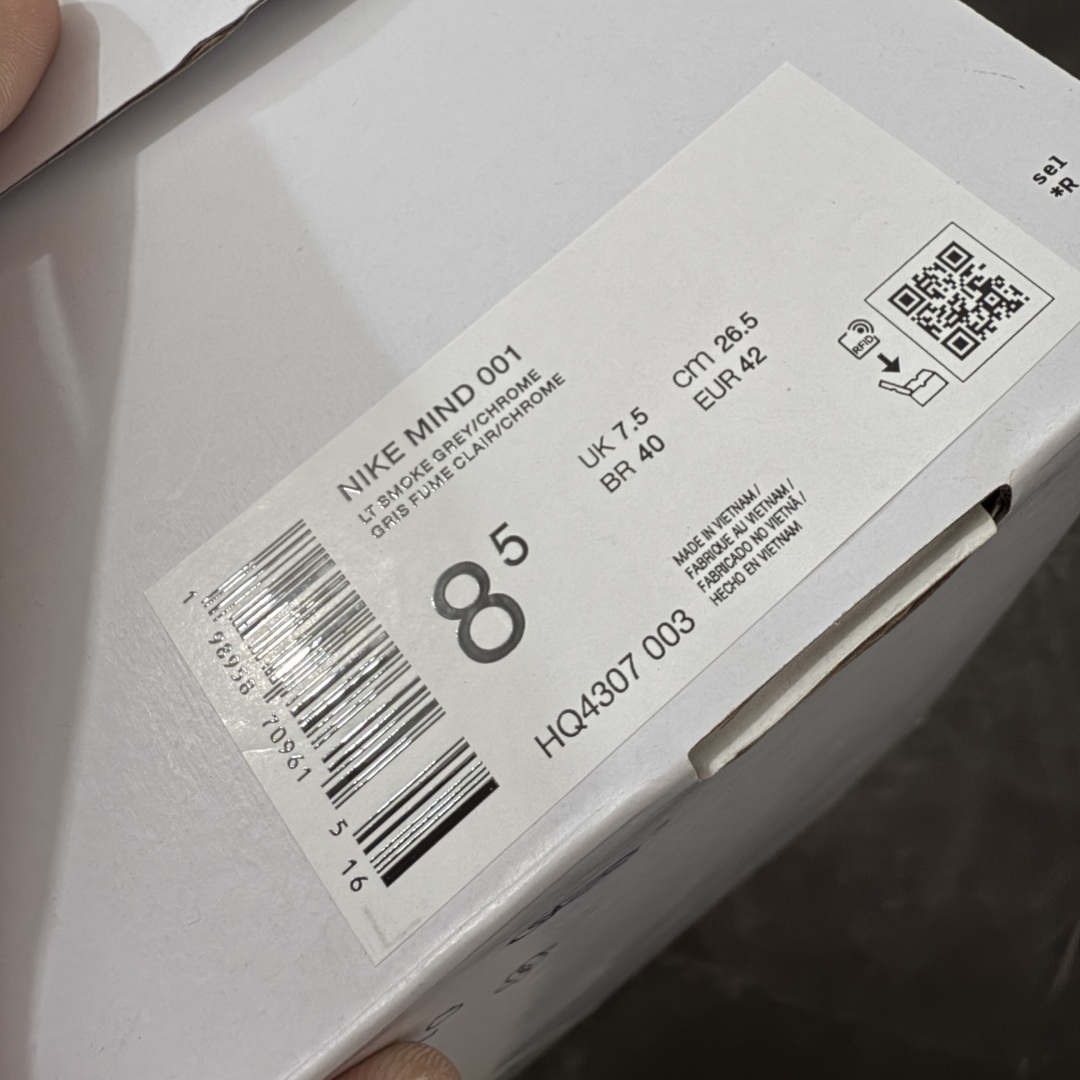 图片[9]-【神版纯原】NK Mind 001 黑科技足底按摩舒适贴合训练鞋 浅烟灰色 HQ4307-003 目前市场细节最正确版 磨砂鞋面质感超越市场通货 1：1标配组合底 MD软底 渐变雾面大底 目前市场唯一正确反光鞋盒标 凹凸质感同步原版 超高清洁度 按摩功能效果同步原版 区别市场通货 Mind 001 从神经科学中汲取灵感，打造出一款不仅外观独特，更能为穿着者带来别样感知体验的球鞋，此次新作将继续延续此核心方向。历时十年打磨的 Mind 系列，承载着 Nike 对未来鞋款的愿景呈现。系列中的每双鞋，外底均由 22 个独立泡沫结节构成，旨在模拟赤足般的体验。这些结节N通过与足底感官感受器的相互作用，从而促进人体的自然步态。 尺码：36 37.5 38.5 40 41 42.5 44 45 46 47.5 和官网一样偏小一码-选品中心