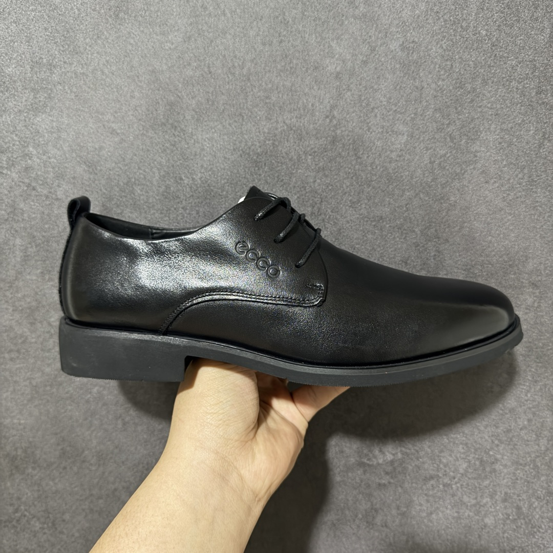【广东纯原版】Ecco爱步 商务男鞋2026年新款 拼接板鞋拼色 街头轻巧系列 头层牛皮选料 质地柔韧富有弹性 触感柔软细腻 内里头层猪皮透气吸汗 独有精密缝制走线 针脚细密均匀 彰显时尚风范 内底高密度橡胶发泡实心底 轻便减震不塌陷不断底 优质橡胶条纹大底 轻盈时尚 柔软舒适 防滑耐磨 抓地力强 全新独有品质 货号： 630781 01001 尺码：38 39 40 41 42 43 44-选品中心
