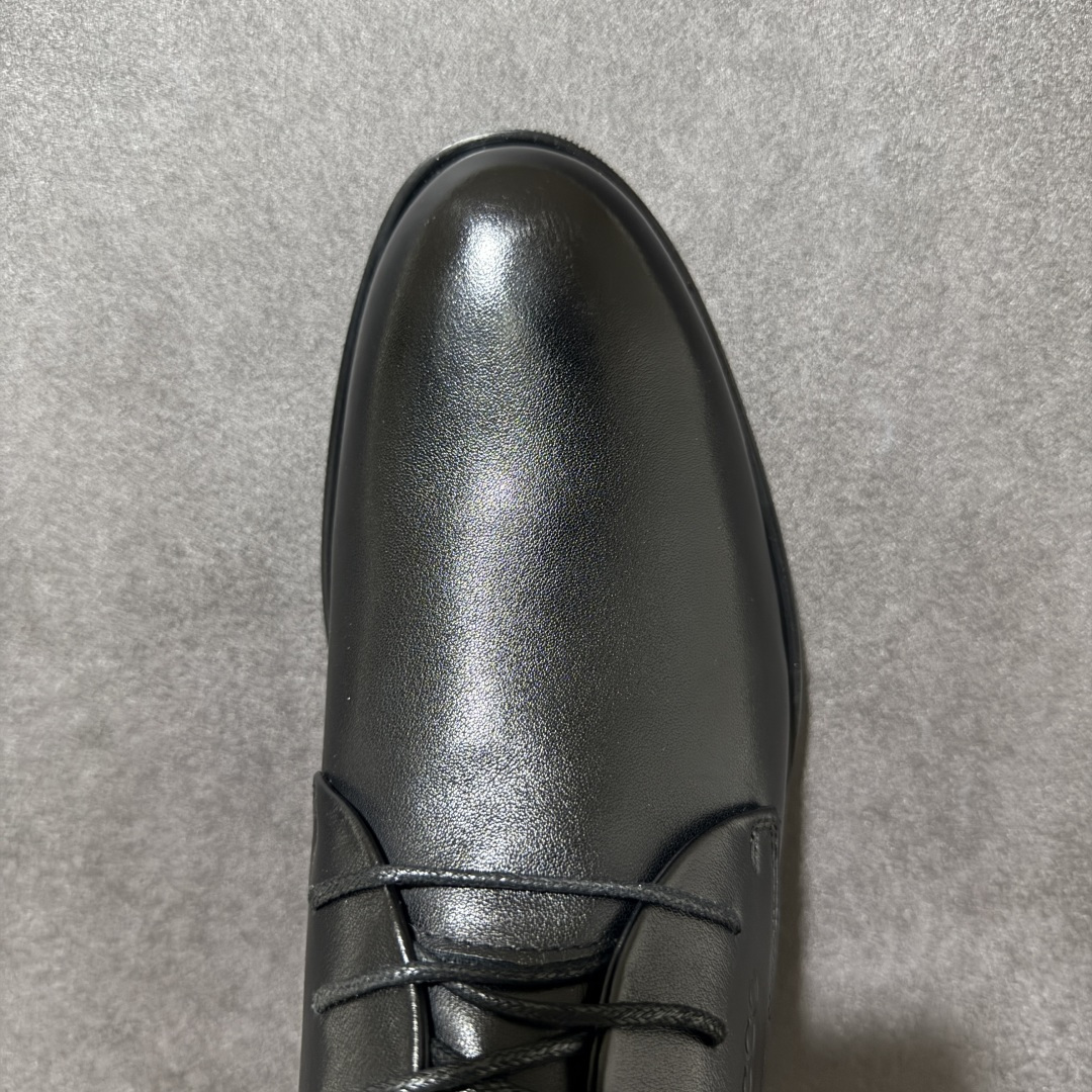 图片[5]-【广东纯原版】Ecco爱步 商务男鞋2026年新款 拼接板鞋拼色 街头轻巧系列 头层牛皮选料 质地柔韧富有弹性 触感柔软细腻 内里头层猪皮透气吸汗 独有精密缝制走线 针脚细密均匀 彰显时尚风范 内底高密度橡胶发泡实心底 轻便减震不塌陷不断底 优质橡胶条纹大底 轻盈时尚 柔软舒适 防滑耐磨 抓地力强 全新独有品质 货号： 630781 01001 尺码：38 39 40 41 42 43 44-选品中心