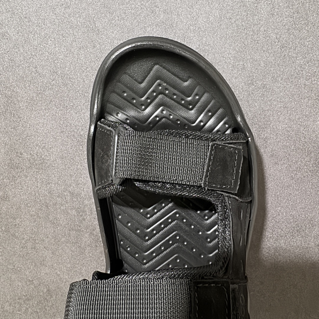 图片[5]-【广东纯原版】Ecco爱步 Biom F Juel 户外休闲运动凉鞋 休闲夏季凉鞋网布鞋 全速系列 甄选牛皮鞋面 细腻亲肤清爽 多种拼接设计 时尚有型 潮流穿搭 粘条设计 操作简单 舒适合脚穿脱方便 舒适内里材质 细腻贴脚 亲肤舒适不伤脚 搭配柔软鞋垫 有效缓压 橡胶大底 简约不简单 在不同环境下 都能提供优秀的抓地力和耐损效果 潮弄风尚 不羁腔调 货号：66869 01001 尺码：39-44-选品中心