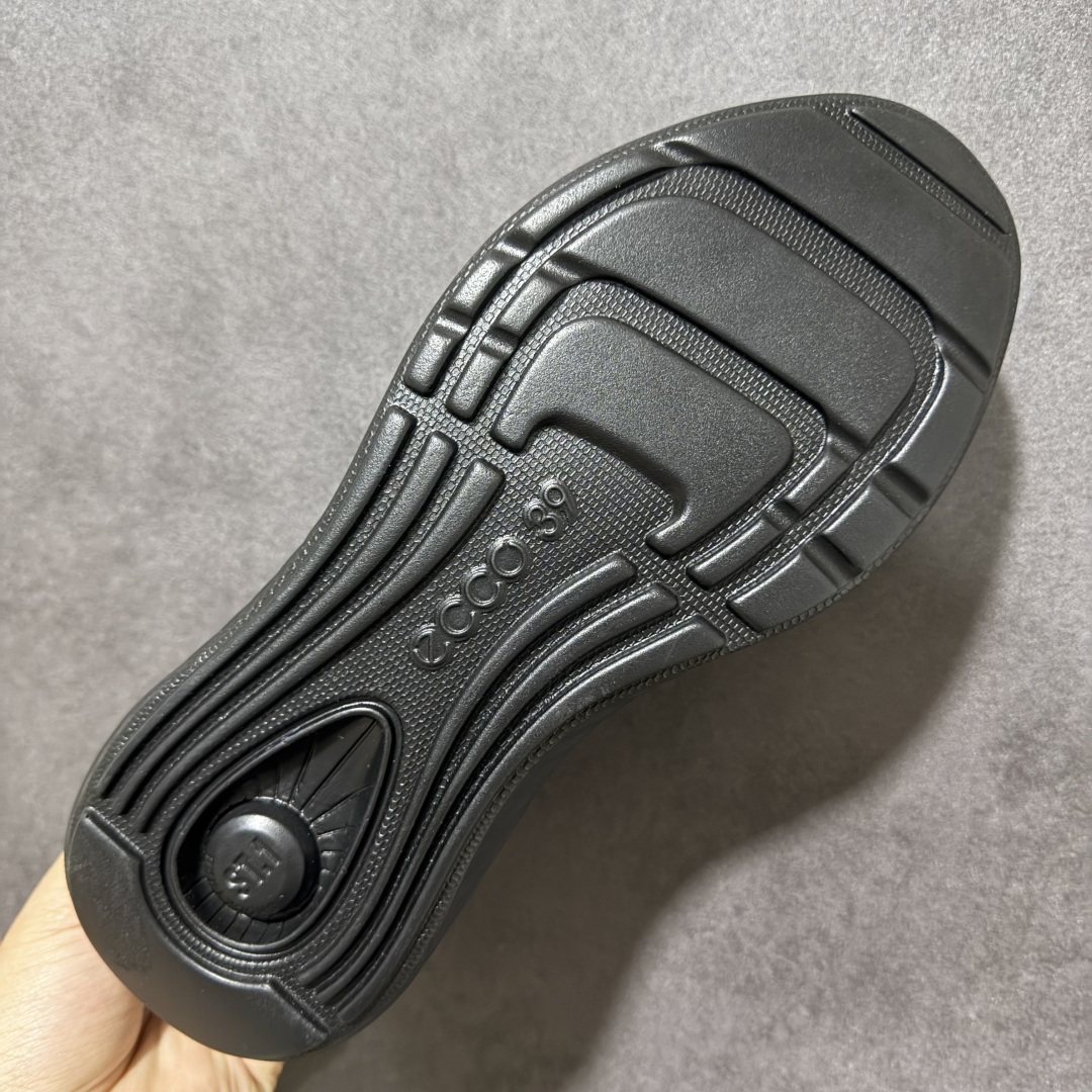 图片[9]-【公司级】ECCO爱步男士休闲运动鞋 缓震透气跑步鞋 BIOM2.0系列新款 柔软超轻的中底 提供出色的能量回弹和缓震体验 长效缓震的BIOM自然律动科技鞋楦 符合人体工学 带来裸足运动体验 牛皮鞋面 纹理自然 柔韧耐穿 直接注塑工艺连接鞋面与鞋底 一体成型 合脚牢固耐穿 橡胶外底 适应多种地形 防滑耐磨 强劲抓地 适跑畅练 城市运动鞋 货号： 875825-025511 尺码：39 40 41 42 43 44-选品中心