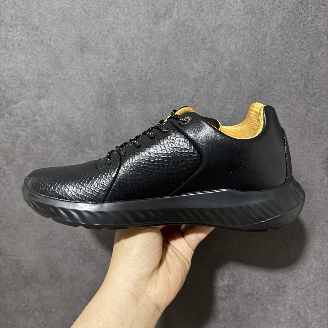 图片[2]-【公司级】ECCO爱步男士休闲运动鞋 缓震透气跑步鞋 BIOM2.0系列新款 柔软超轻的中底 提供出色的能量回弹和缓震体验 长效缓震的BIOM自然律动科技鞋楦 符合人体工学 带来裸足运动体验 牛皮鞋面 纹理自然 柔韧耐穿 直接注塑工艺连接鞋面与鞋底 一体成型 合脚牢固耐穿 橡胶外底 适应多种地形 防滑耐磨 强劲抓地 适跑畅练 城市运动鞋 货号： 875825-025511 尺码：39 40 41 42 43 44-选品中心