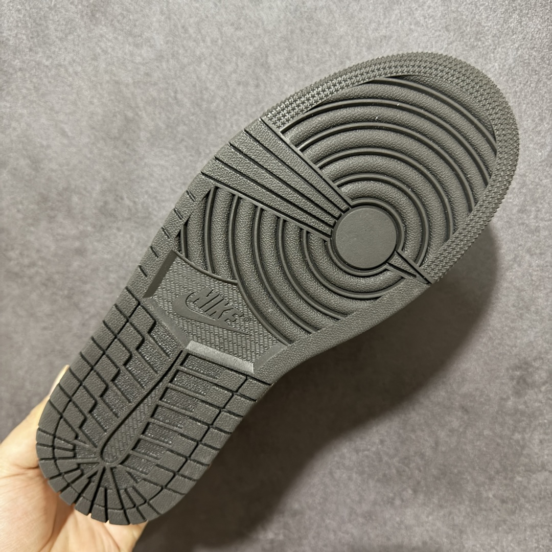 图片[9]-【H11纯原】Nike Air Jordan 1 Low SE AJ1 乔一 舒适贴合 防滑耐磨 低帮 复古篮球鞋 货号：IU2268-100 尺码：35.5 36 36.5 37.5 38 38.5 39 40 40.5 41 42 42.5 43 44 45 46 47.5 48.5 #H11顶级纯原 纯原外贸平台特供订单 #全套原纸板楦头开发 #原厂特供材料配套加持 #确保原汁原味 完美呈现版型 #原档数据独家私模大底 #男女鞋同步官方开发至48.5 #原装进口轻量化鞋垫 #进口港宝加持 后跟自然饱满 还原公司包裹性 #鞋面采用原装数据贴合技术 #全方位贴合包裹脚型 #鞋跟部鞋底牵引设计 #提供强大的抓地性能 #更适应不同实战场地路面-选品中心