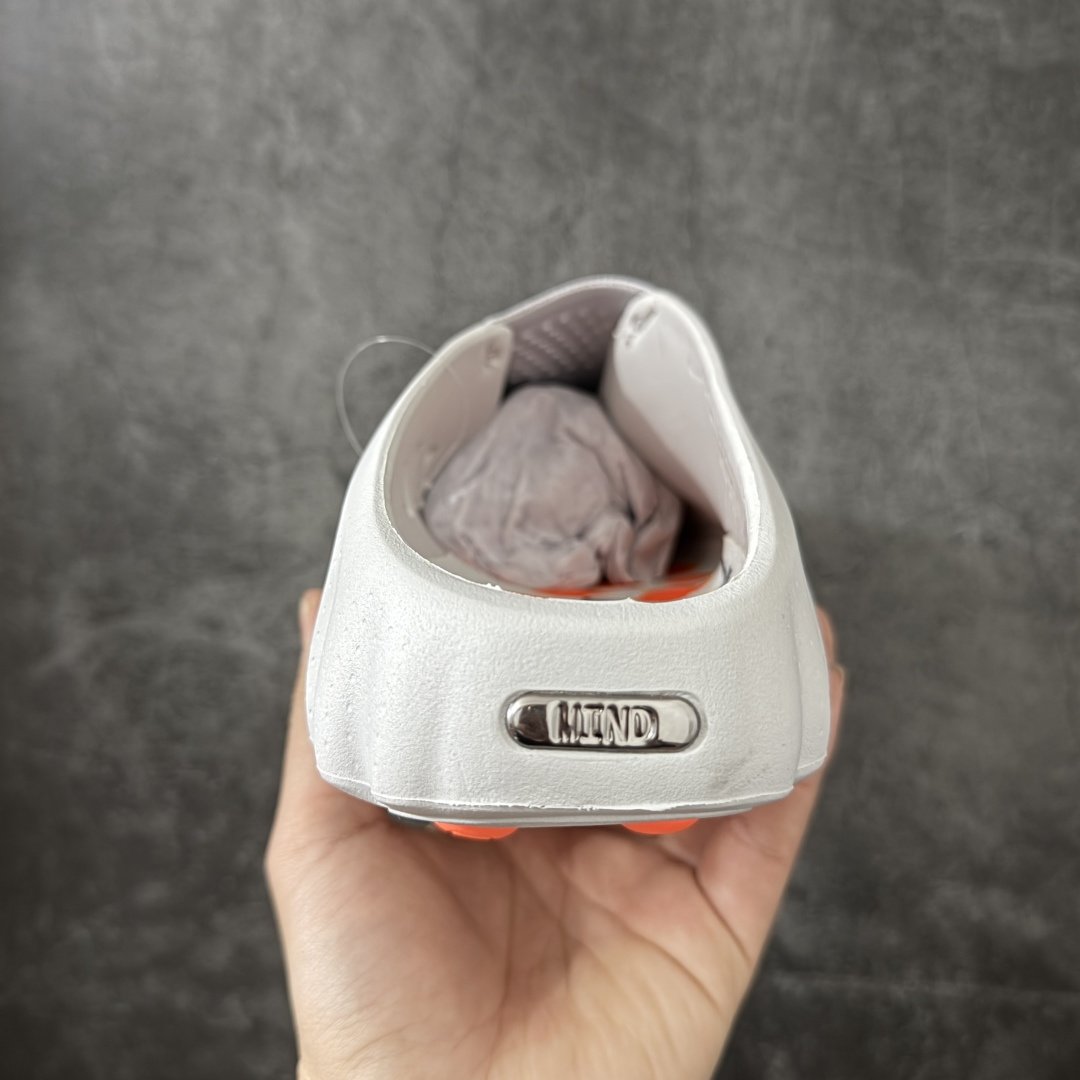 图片[4]-【老PK版】NK Mind 001 Sail 黑科技足底按摩舒适贴合训练鞋 灰色HQ4307-003 顶级版本 正确细节 1：1标配组合底 MD软底 渐变雾面大底 超高清洁度 按摩功能效果同步原版 区别市场通货 Mind 001 从神经科学中汲取灵感，打造出一款不仅外观独特，更能为穿着者带来别样感知体验的球鞋，此次新作将继续延续此核心方向。历时十年打磨的 Mind 系列，承载着 Nike 对未来鞋款的愿景呈现。系列中的每双鞋，外底均由 22 个独立泡沫结节构成，旨在模拟赤足般的体验。这些结节N通过与足底感官感受器的相互作用，从而促进人体的自然步态。 尺码：36-47.5=36 37.5 38.5 40 41 42.5 44 45 46 47.5 和官网一样偏小一码-选品中心