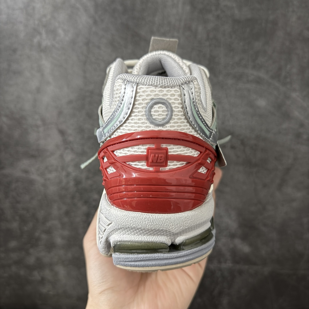 图片[4]-【纯原版】NB新百伦New Balance NB1906 U19065DY系列复古老爹风休闲运动慢跑鞋 采用轻质牛剖革拼接透气网眼衬垫织物鞋面材质#T-Beam大底提供足步弓支撑，保持步态稳定#后跟搭载外露缓震胶 鞋身整体以各种深浅不一的灰色覆盖，鞋头以淡蓝色调装饰，网眼衬垫通过不规律的色块实现做旧的美感，泛黄的鞋底更是进一步增添了复古气息。 尺码：36 37 37.5 38 38.5 39.5 40 40.5 41.5 42 42.5 43 44 45 46.5-选品中心