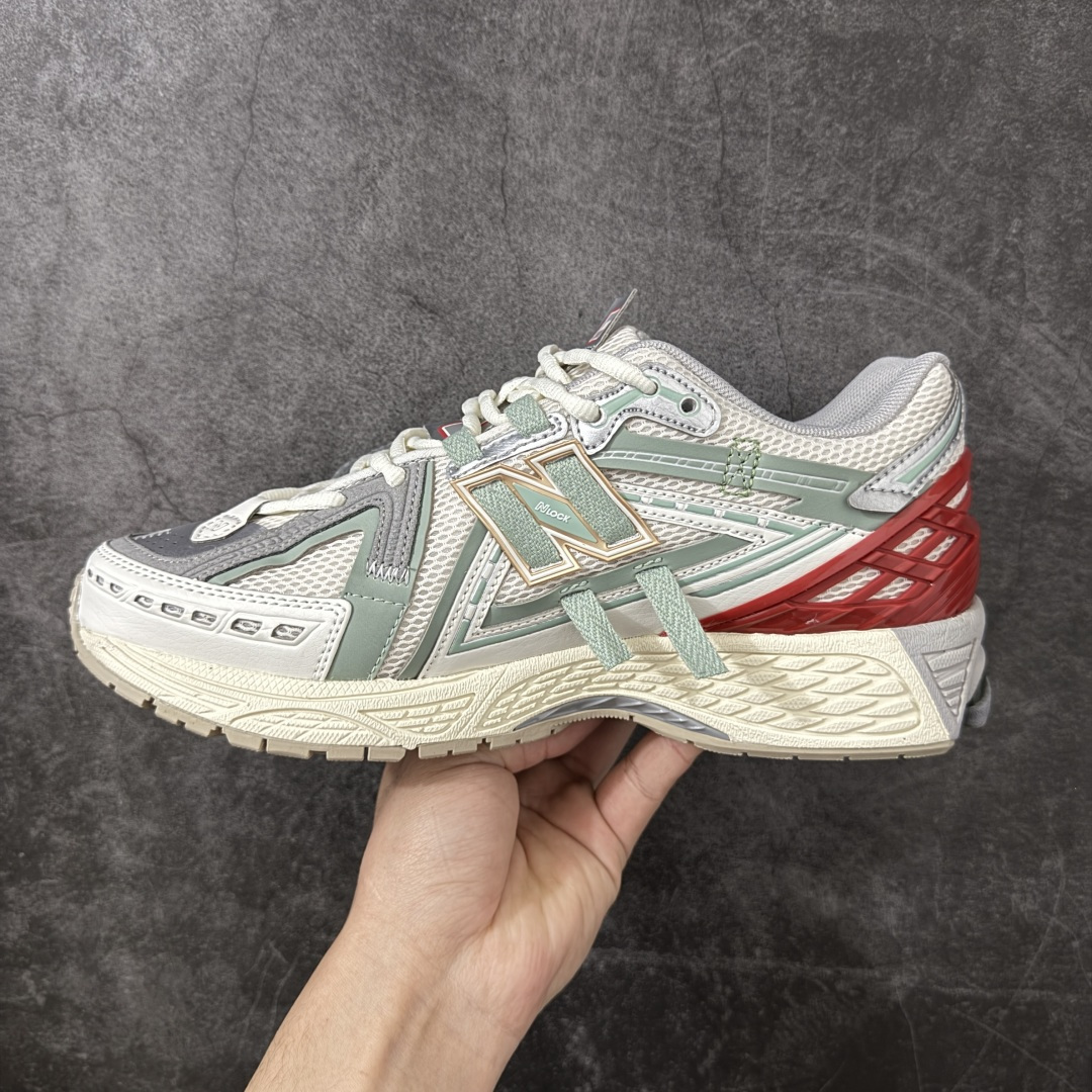 图片[2]-【纯原版】NB新百伦New Balance NB1906 U19065DY系列复古老爹风休闲运动慢跑鞋 采用轻质牛剖革拼接透气网眼衬垫织物鞋面材质#T-Beam大底提供足步弓支撑，保持步态稳定#后跟搭载外露缓震胶 鞋身整体以各种深浅不一的灰色覆盖，鞋头以淡蓝色调装饰，网眼衬垫通过不规律的色块实现做旧的美感，泛黄的鞋底更是进一步增添了复古气息。 尺码：36 37 37.5 38 38.5 39.5 40 40.5 41.5 42 42.5 43 44 45 46.5-选品中心