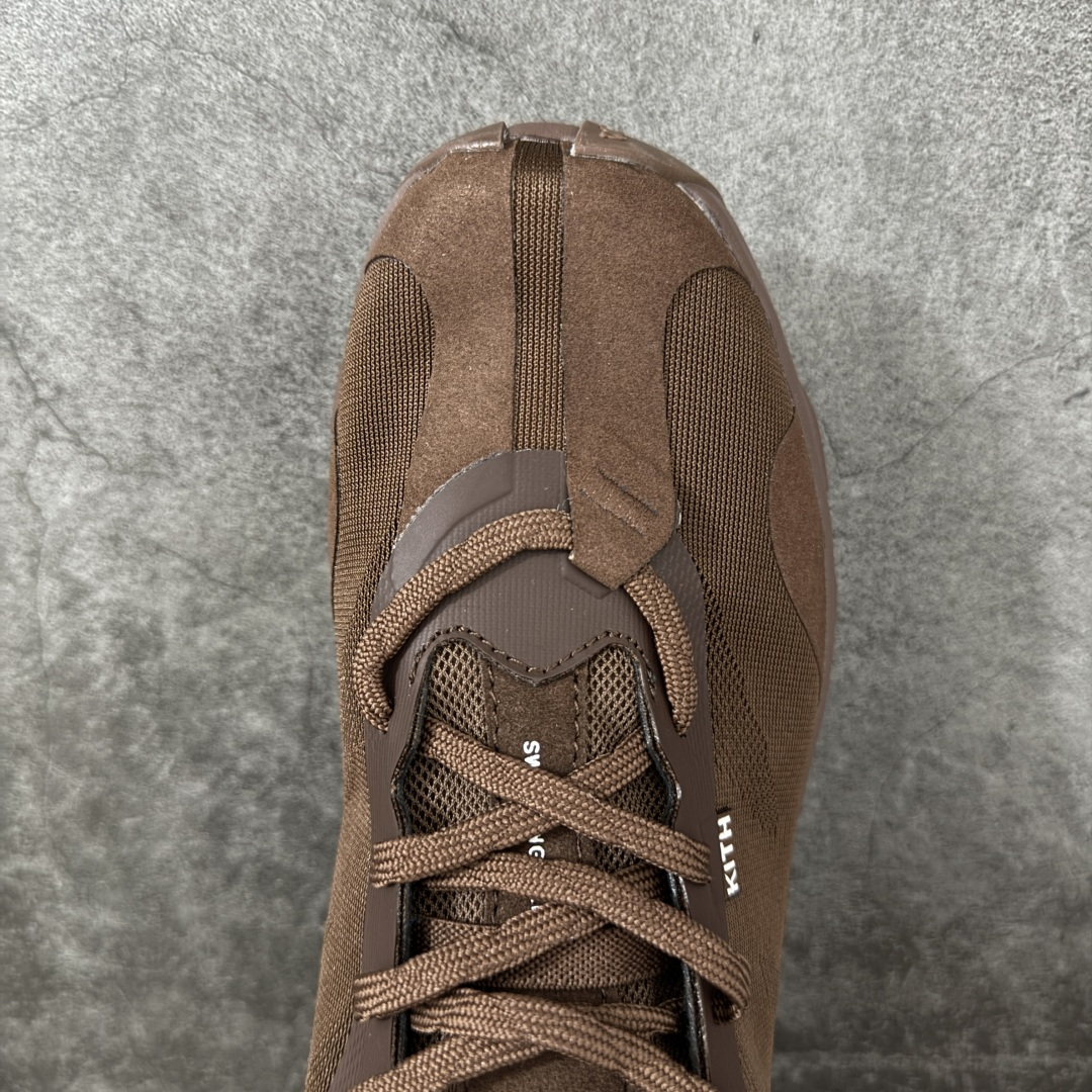 图片[5]-【公司级】On x KITH K-Tech 1 昂跑舒适贴合透气跑步鞋 黑色 四层组合大底 原数据开版 这款联名跑鞋采用透气网眼面料，轻盈贴合脚型，适合日常慢跑与城市通勤。设计简约百搭，兼具运动性能与潮流感，是追求舒适与风格的理想选择。 On昂跑x KITH K-Tech 1黑色跑步鞋，专为速度和日常训练打造。鞋面采用透气科技编织网布，搭配厚底设计，兼顾轻盈与支撑。搭载CloudTec缓震科技和Helion泡沫中底，提供舒适缓震脚感，外底饰有KITH标志性MONOgram纹路，抓地力与辨识度兼具。系带闭合系统确保贴合包裹，纯黑配色简约百搭，满足跑步性能与日常穿搭需求。 上脚轻盈透气，网布鞋面有效排湿散热，时间跑步脚部不闷汗。厚底设计配合中底科技，落地缓震明显，迈步回弹有力，适合中长距离训练。系带系统调节方便，包裹感适中不挤脚，日常穿着也能保持舒适。外底纹路抓地力稳定，湿滑路面表现尚可，整体兼顾性能与时尚，满足跑者对功能和颜值的双重需求。 尺码：36 37 38 39 40 41 42 43 44 45-选品中心