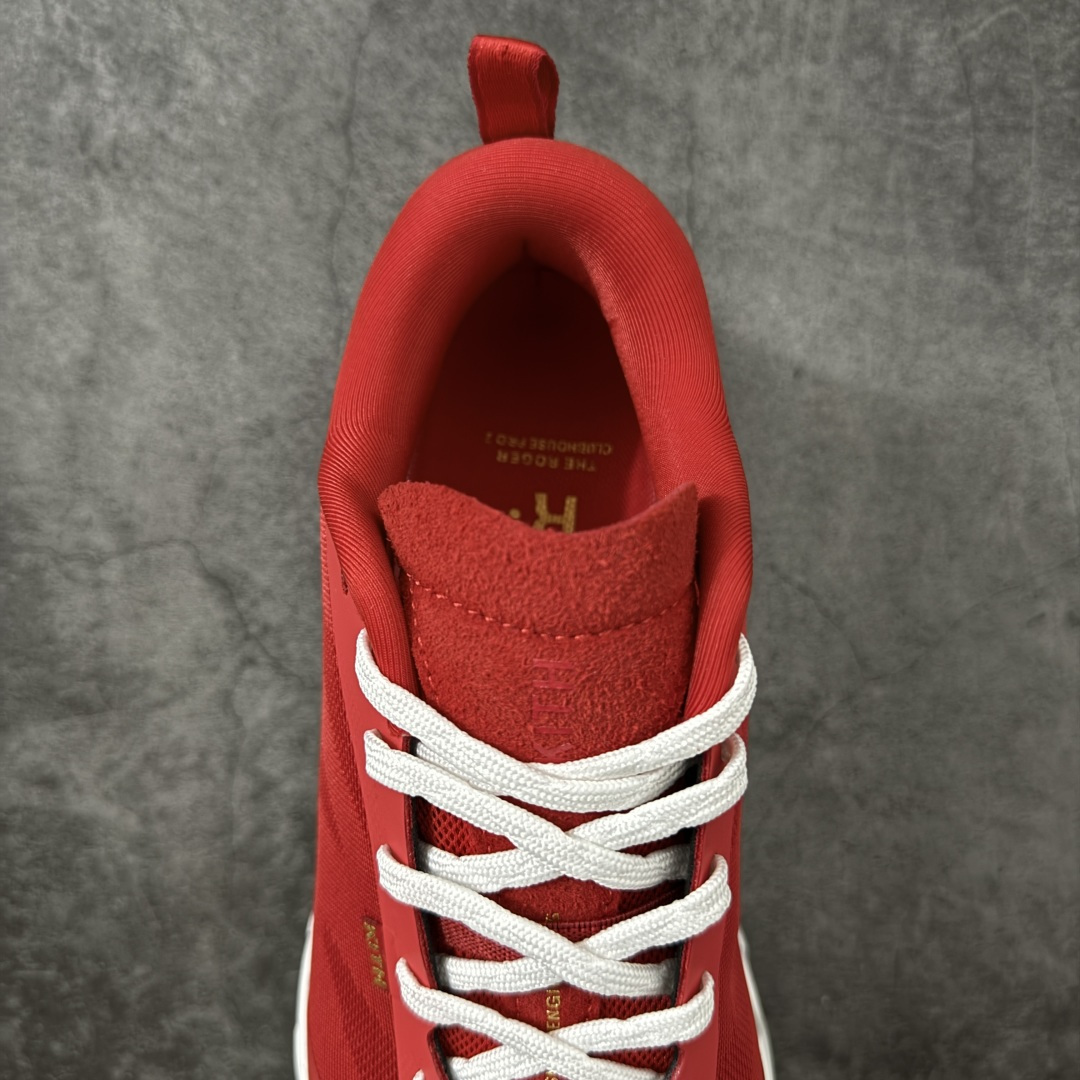 图片[8]-【公司级】On x KITH K-Tech 1 昂跑舒适贴合透气跑步鞋 黑色 四层组合大底 原数据开版 这款联名跑鞋采用透气网眼面料，轻盈贴合脚型，适合日常慢跑与城市通勤。设计简约百搭，兼具运动性能与潮流感，是追求舒适与风格的理想选择。 On昂跑x KITH K-Tech 1黑色跑步鞋，专为速度和日常训练打造。鞋面采用透气科技编织网布，搭配厚底设计，兼顾轻盈与支撑。搭载CloudTec缓震科技和Helion泡沫中底，提供舒适缓震脚感，外底饰有KITH标志性MONOgram纹路，抓地力与辨识度兼具。系带闭合系统确保贴合包裹，纯黑配色简约百搭，满足跑步性能与日常穿搭需求。 上脚轻盈透气，网布鞋面有效排湿散热，时间跑步脚部不闷汗。厚底设计配合中底科技，落地缓震明显，迈步回弹有力，适合中长距离训练。系带系统调节方便，包裹感适中不挤脚，日常穿着也能保持舒适。外底纹路抓地力稳定，湿滑路面表现尚可，整体兼顾性能与时尚，满足跑者对功能和颜值的双重需求。 尺码：36 37 38 39 40 41 42 43 44 45-选品中心