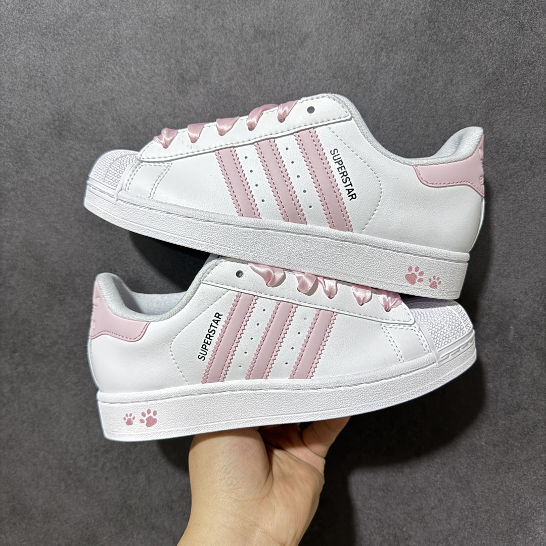 图片[9]-【GX版本】AD Originals Superstar 经典复古贝壳头板鞋 JH9976 诞生于1969年 是第一双将全皮面鞋 身与橡胶鞋头结合在一起的低帮篮球鞋 Superstar最开始 是作为高帮篮球鞋Pro Model的低帮版本而出现的 但因为其独特和醒目的橡胶鞋头造型而让大家熟知 被大家形象地称为\”shelltoe\”贝壳头 在70年代的美国职业篮球场上 接近3/4的NBA球员都将这双Superstar作为场上用鞋 80年代之后 经过不断的改良和发展 Superstar逐渐成为横跨时装、音乐、街头文化、休闲和运动等各大领域的时尚潮鞋 尺码：35-40-选品中心