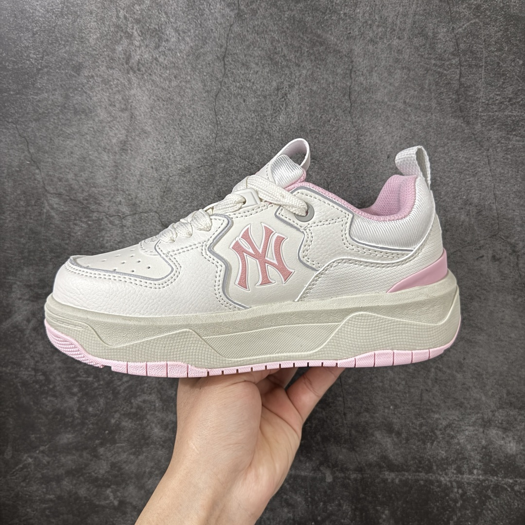 图片[2]-【纯原升级版】韩国洋基队NY大标潮流老爹鞋 MLB小白鞋市面上唯一顶级纯原版本 原材料打造 原楦原档案数据开发版型 完美鞋头弧度/后套收口效果🆚市面文案版本‼️ 原厂立体填充鞋舌海绵 中底注胶孔原数据开发模具大底 原厂转印标 保证不掉字 内增高6cm 原厂1：1模具开发 原厂进口纳米材质 原厂 全套手提袋 原盒雷射防伪标包装 天猫订单品质 官网尺码35-40-选品中心