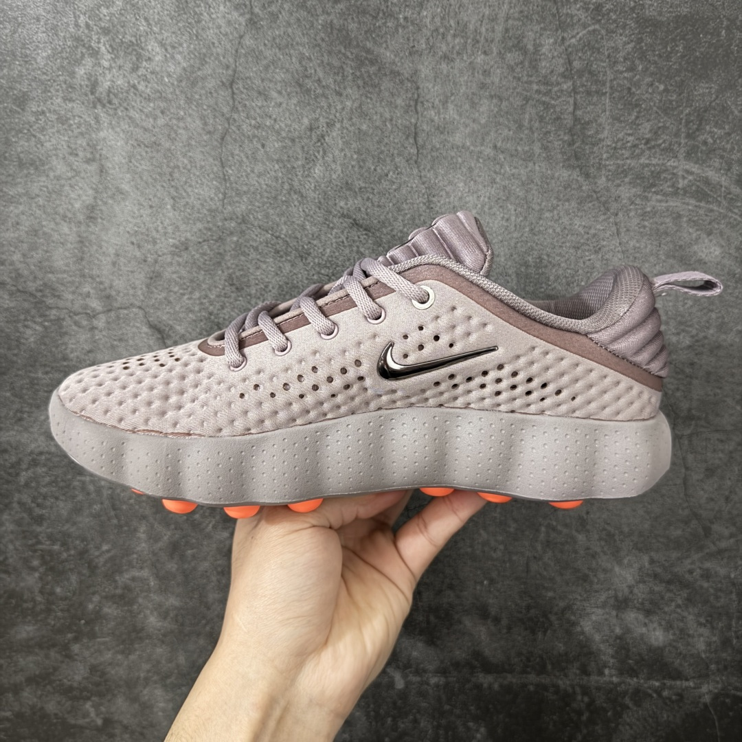 图片[2]-【纯原神版】NK Mind 002 黑科技足底按摩舒适贴合训练鞋 黑色 HQ4310-200 目前市场最正确版 顶级版本 正确细节 1：1标配组合底 MD软底 分区按摩 超高清洁度 按摩功能效果同步原版 区别市场通货 Mind 002 从神经科学中汲取灵感，打造出一款不仅外观独特，更能为穿着者带来别样感知体验的球鞋，此次新作将继续延续此核心方向。历时十年打磨的 Mind 系列，承载着 Nike 对未来鞋款的愿景呈现。系列中的每双鞋，外底均由 22 个独立泡沫结节构成，旨在模拟赤足般的体验。这些结节N通过与足底感官感受器的相互作用，从而促进人体的自然步态。 尺码：35.5 36 36.5 37.5 38 38.5 39 40-选品中心