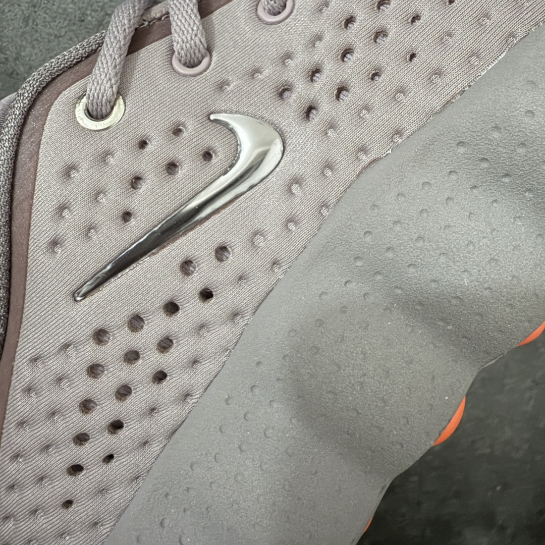 图片[3]-【纯原神版】NK Mind 002 黑科技足底按摩舒适贴合训练鞋 黑色 HQ4310-200 目前市场最正确版 顶级版本 正确细节 1：1标配组合底 MD软底 分区按摩 超高清洁度 按摩功能效果同步原版 区别市场通货 Mind 002 从神经科学中汲取灵感，打造出一款不仅外观独特，更能为穿着者带来别样感知体验的球鞋，此次新作将继续延续此核心方向。历时十年打磨的 Mind 系列，承载着 Nike 对未来鞋款的愿景呈现。系列中的每双鞋，外底均由 22 个独立泡沫结节构成，旨在模拟赤足般的体验。这些结节N通过与足底感官感受器的相互作用，从而促进人体的自然步态。 尺码：35.5 36 36.5 37.5 38 38.5 39 40-选品中心