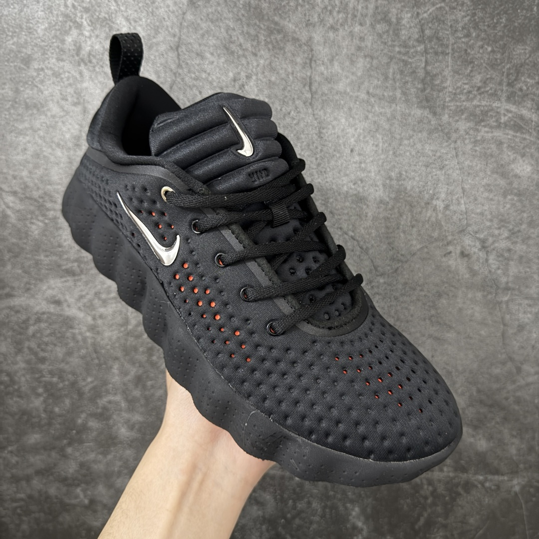 图片[3]-【纯原神版】NK Mind 002 黑科技足底按摩舒适贴合训练鞋 黑色 HQ4308-001 目前市场最正确版 顶级版本 正确细节 1：1标配组合底 MD软底 分区按摩 超高清洁度 按摩功能效果同步原版 区别市场通货 Mind 002 从神经科学中汲取灵感，打造出一款不仅外观独特，更能为穿着者带来别样感知体验的球鞋，此次新作将继续延续此核心方向。历时十年打磨的 Mind 系列，承载着 Nike 对未来鞋款的愿景呈现。系列中的每双鞋，外底均由 22 个独立泡沫结节构成，旨在模拟赤足般的体验。这些结节N通过与足底感官感受器的相互作用，从而促进人体的自然步态。 尺码：35.5 36 36.5 37.5 38 38.5 39 40 40.5 41 42 42.5 43 44 44.5 45-选品中心